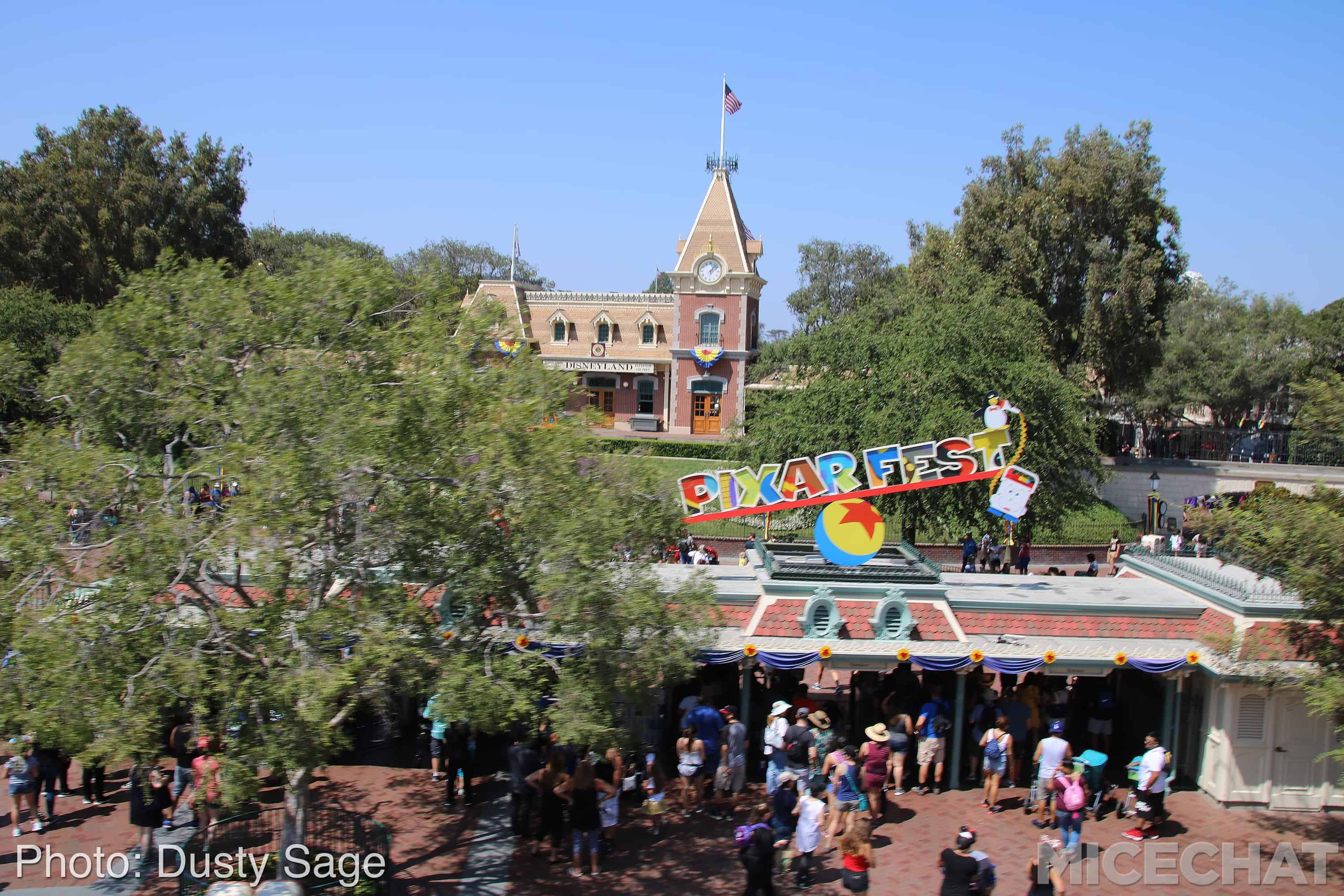 , Disneyland Update &#8211; Things That Go Bump In The Light