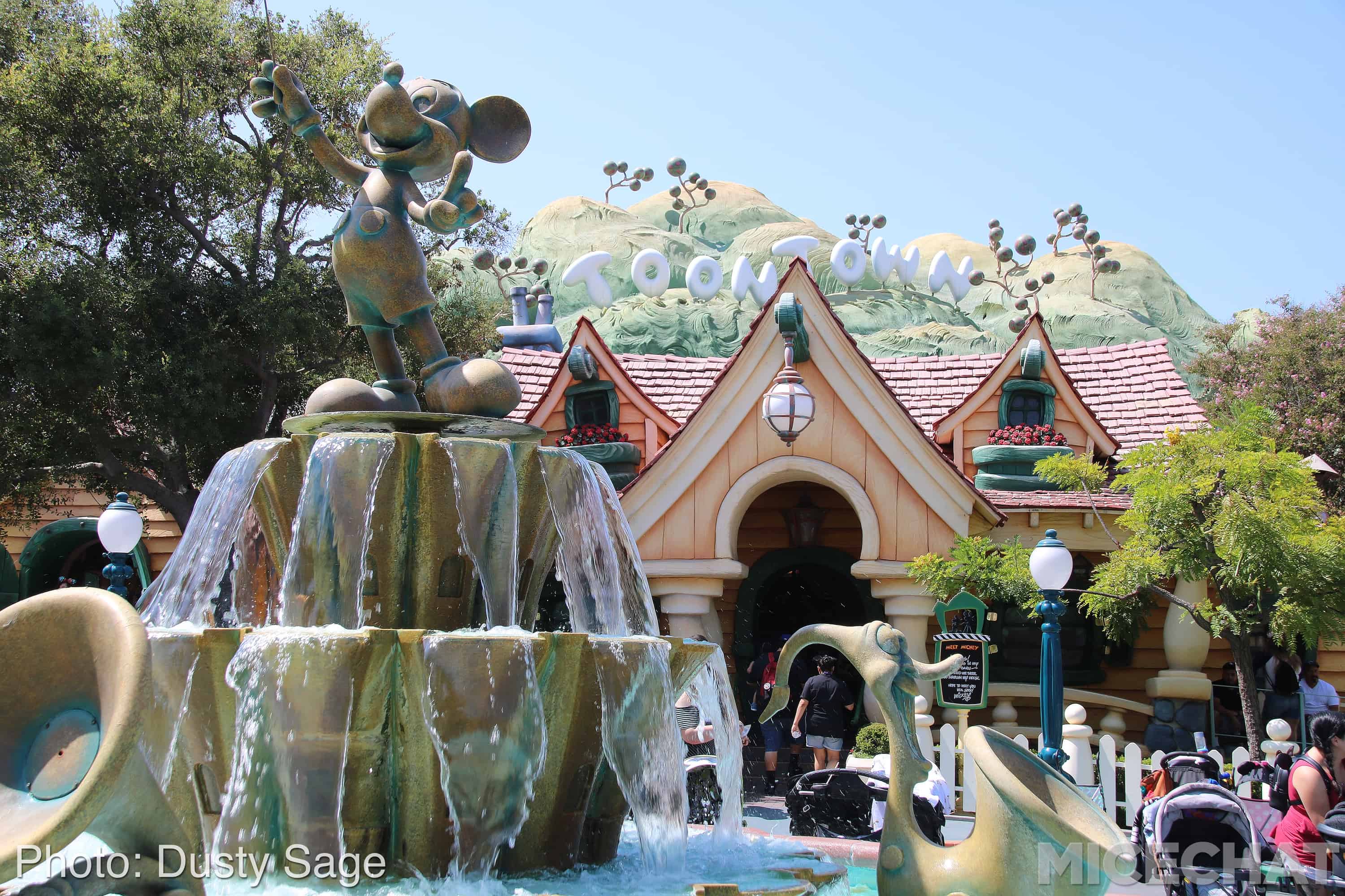 , Disneyland Update &#8211; Things That Go Bump In The Light