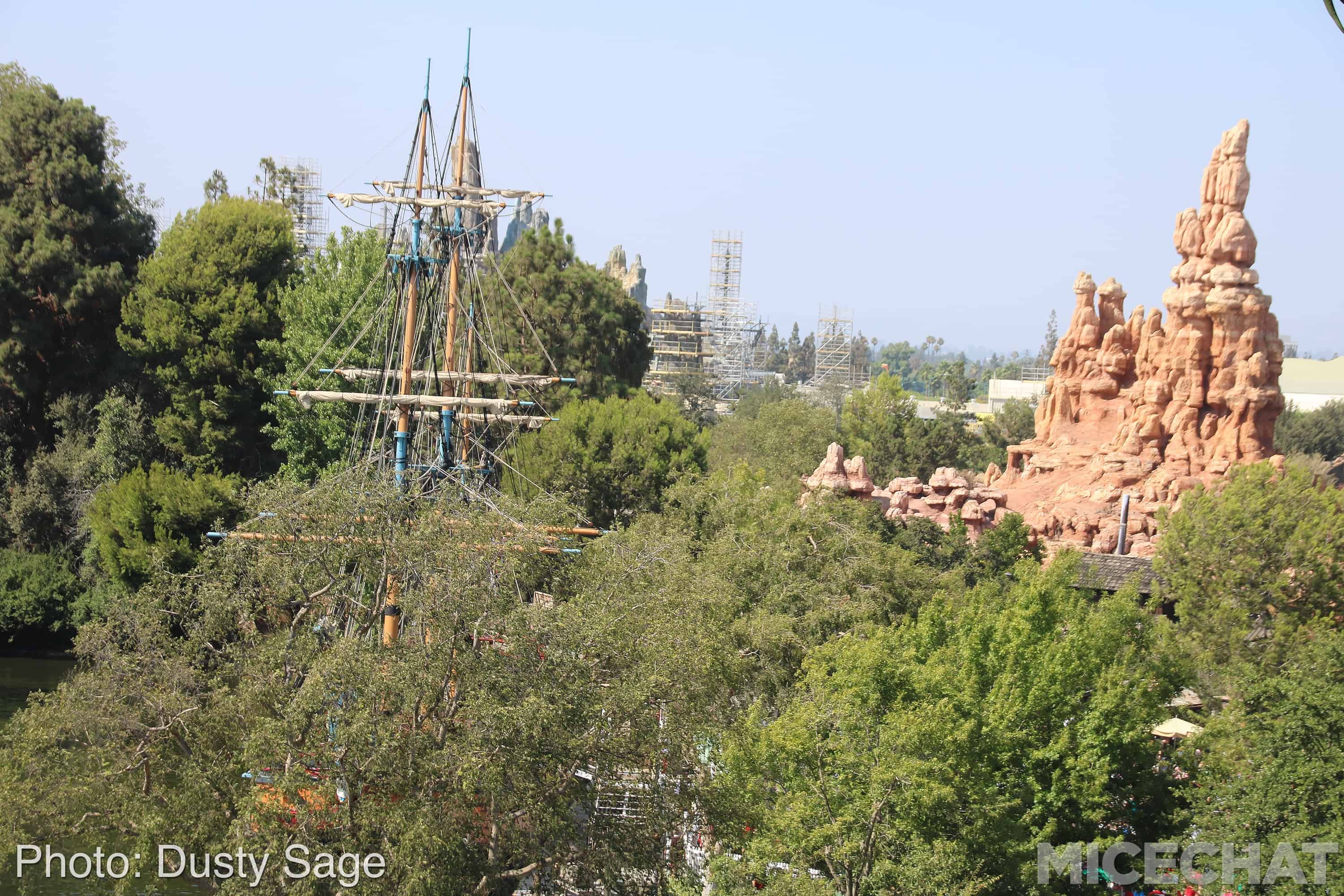 , Disneyland Update &#8211; Things That Go Bump In The Light