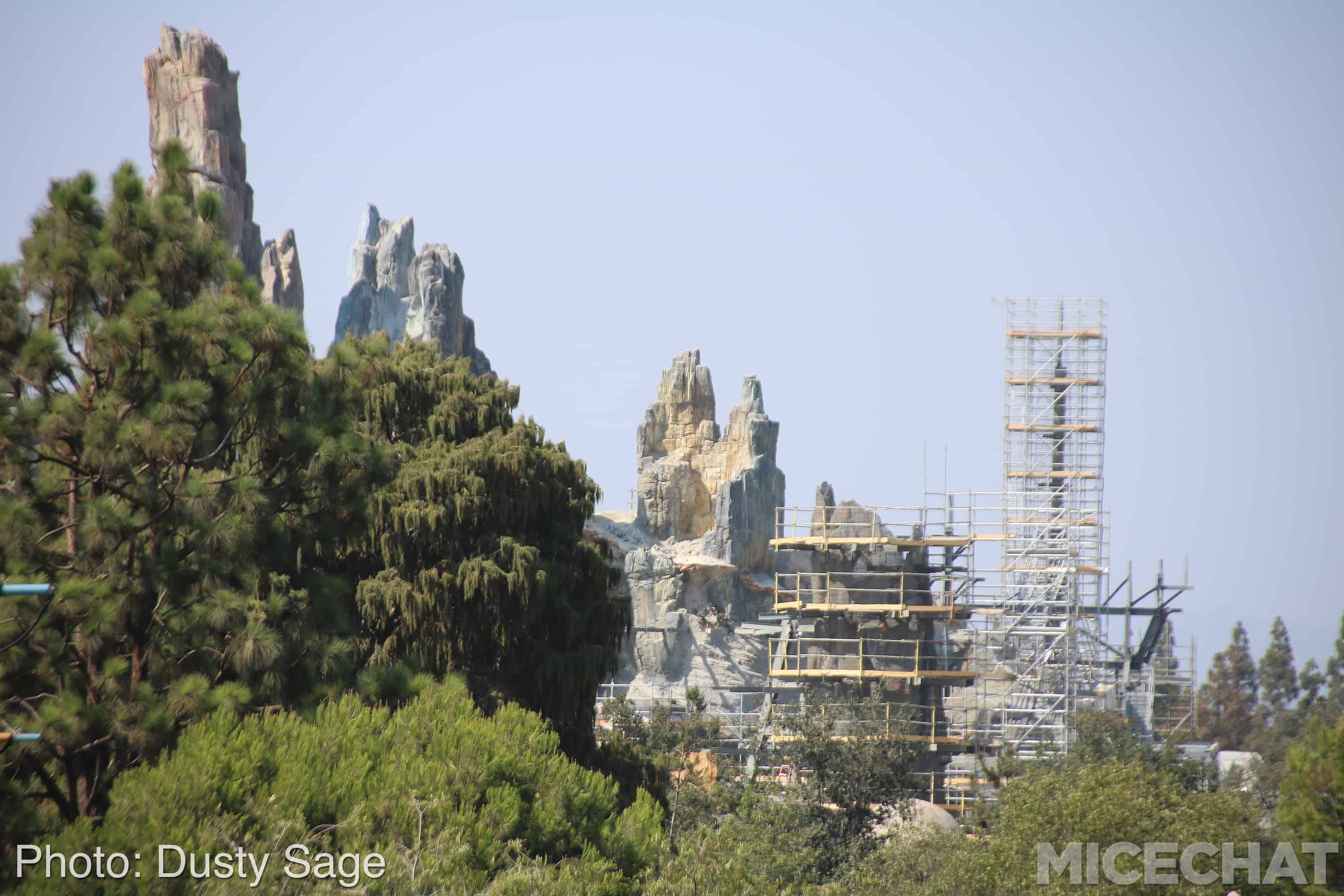 , Disneyland Update &#8211; Things That Go Bump In The Light