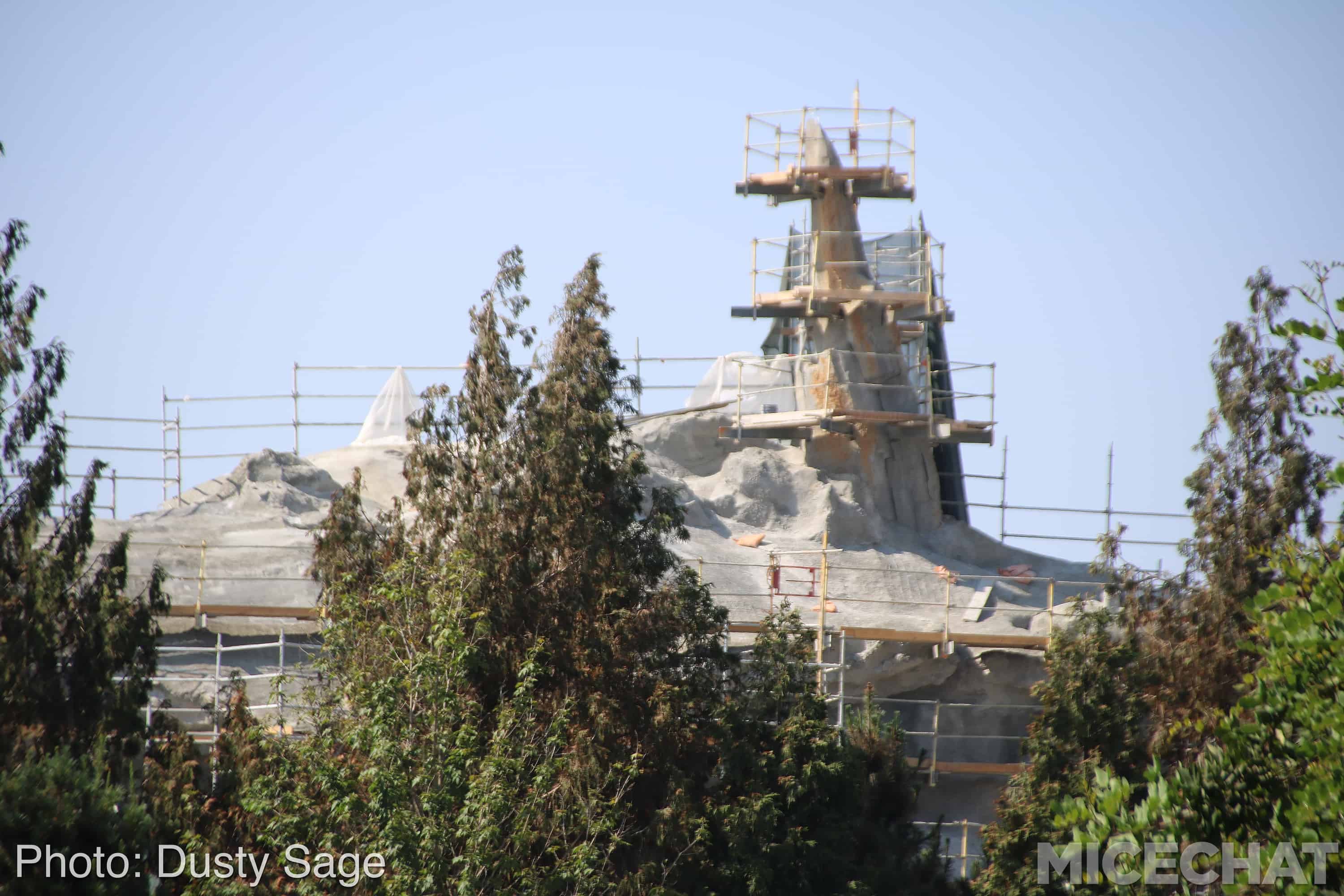 , Disneyland Update &#8211; Things That Go Bump In The Light