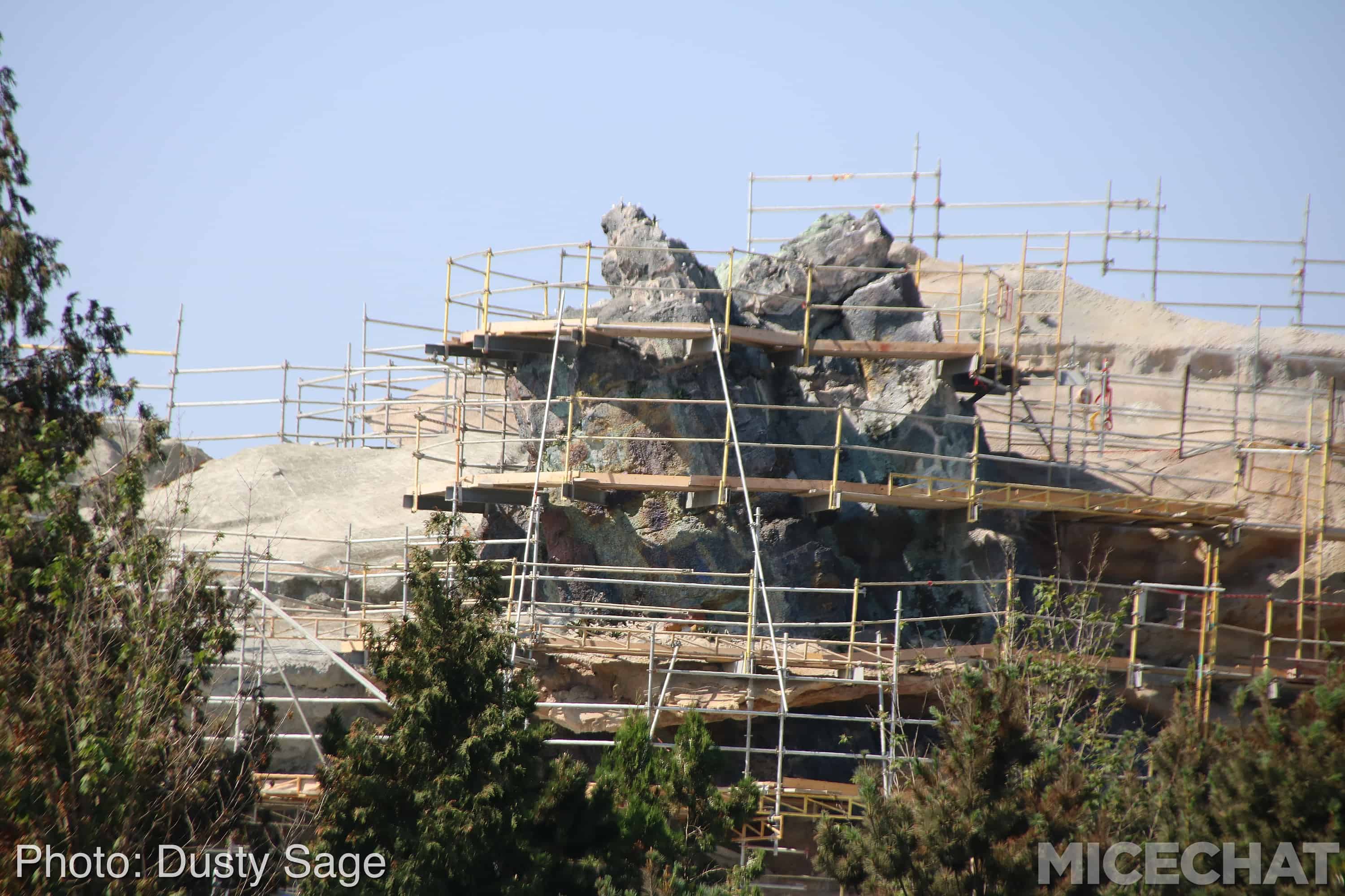 , Disneyland Update &#8211; Things That Go Bump In The Light