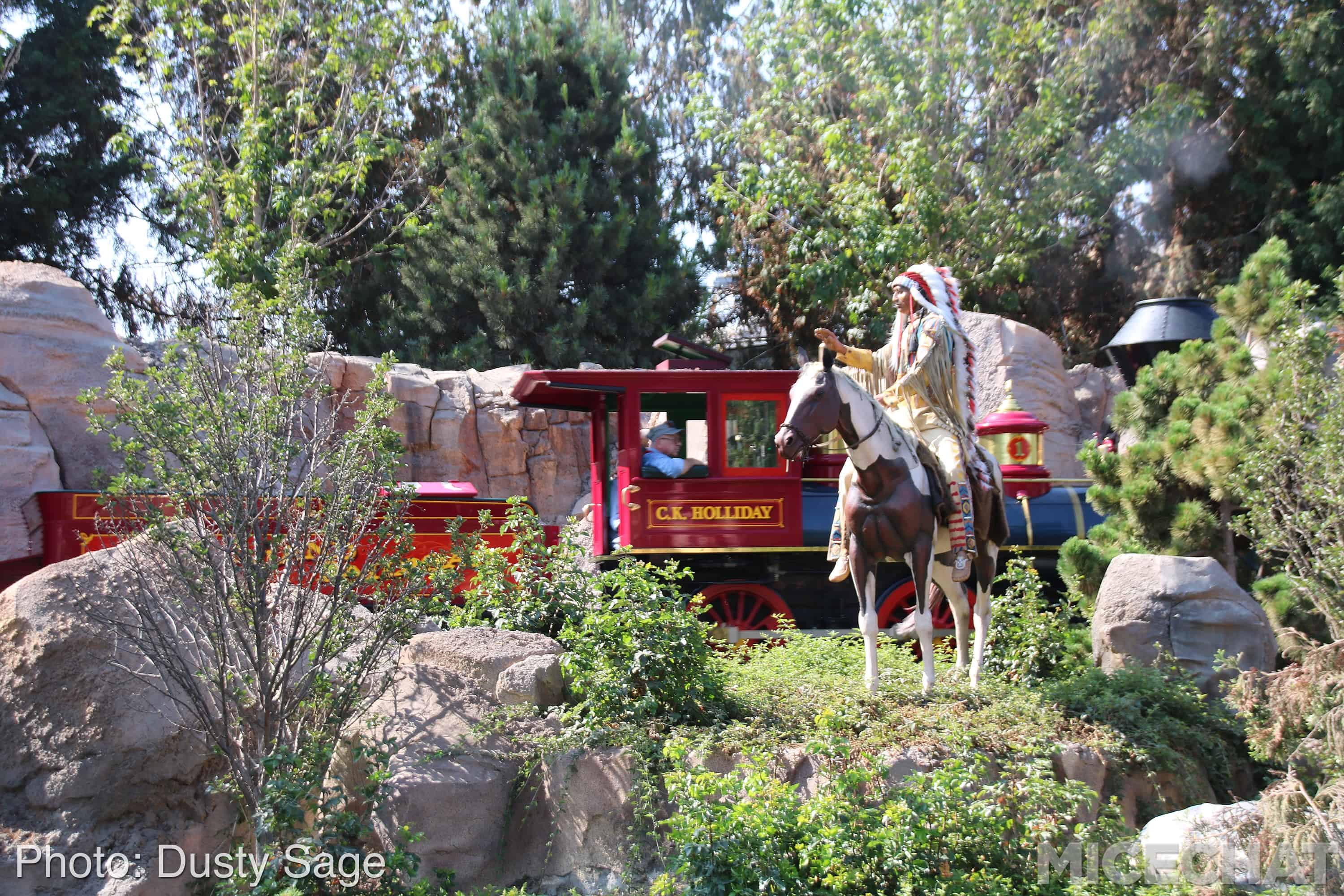 , Disneyland Update &#8211; Things That Go Bump In The Light