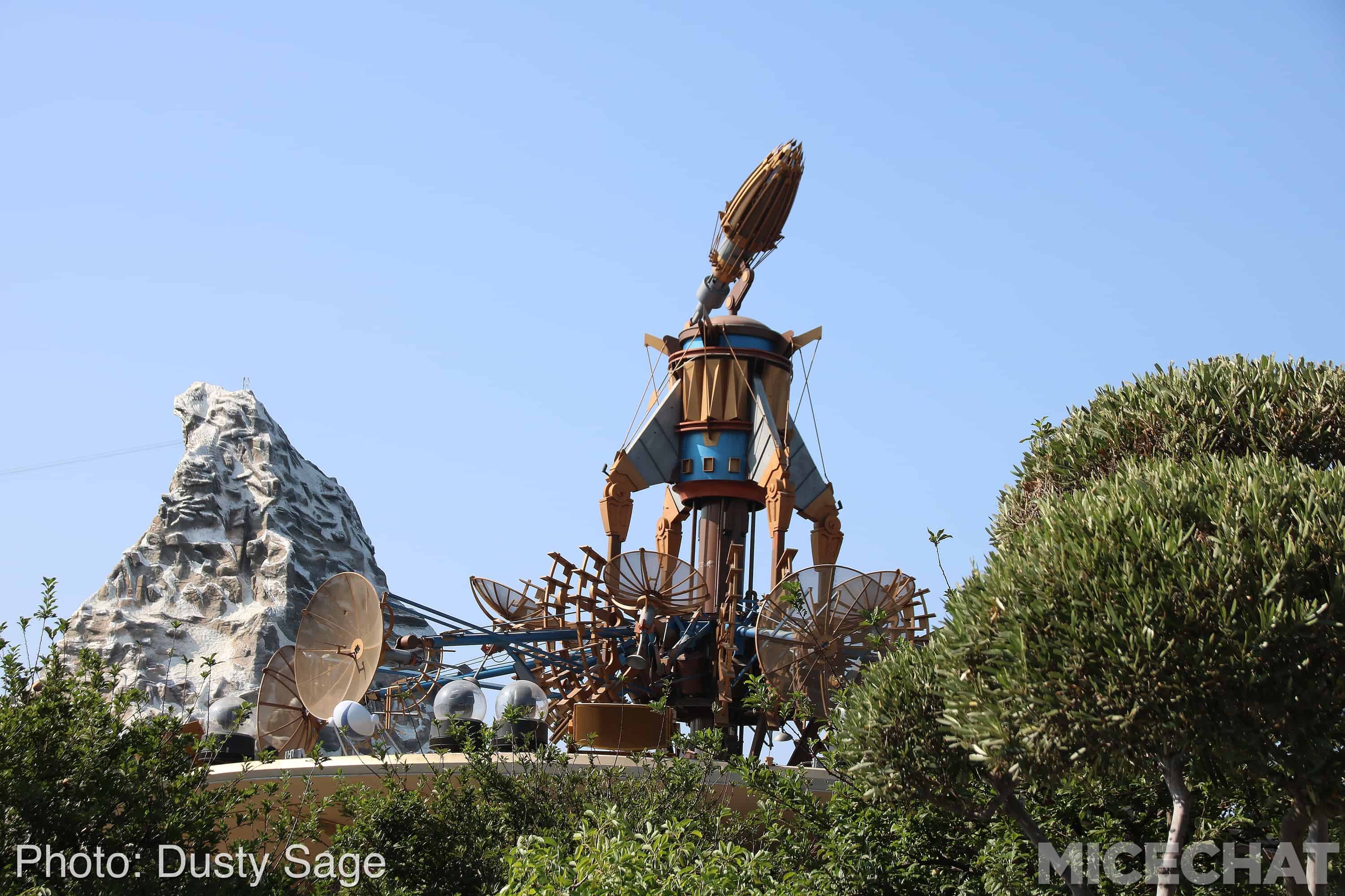 , Disneyland Update &#8211; Things That Go Bump In The Light