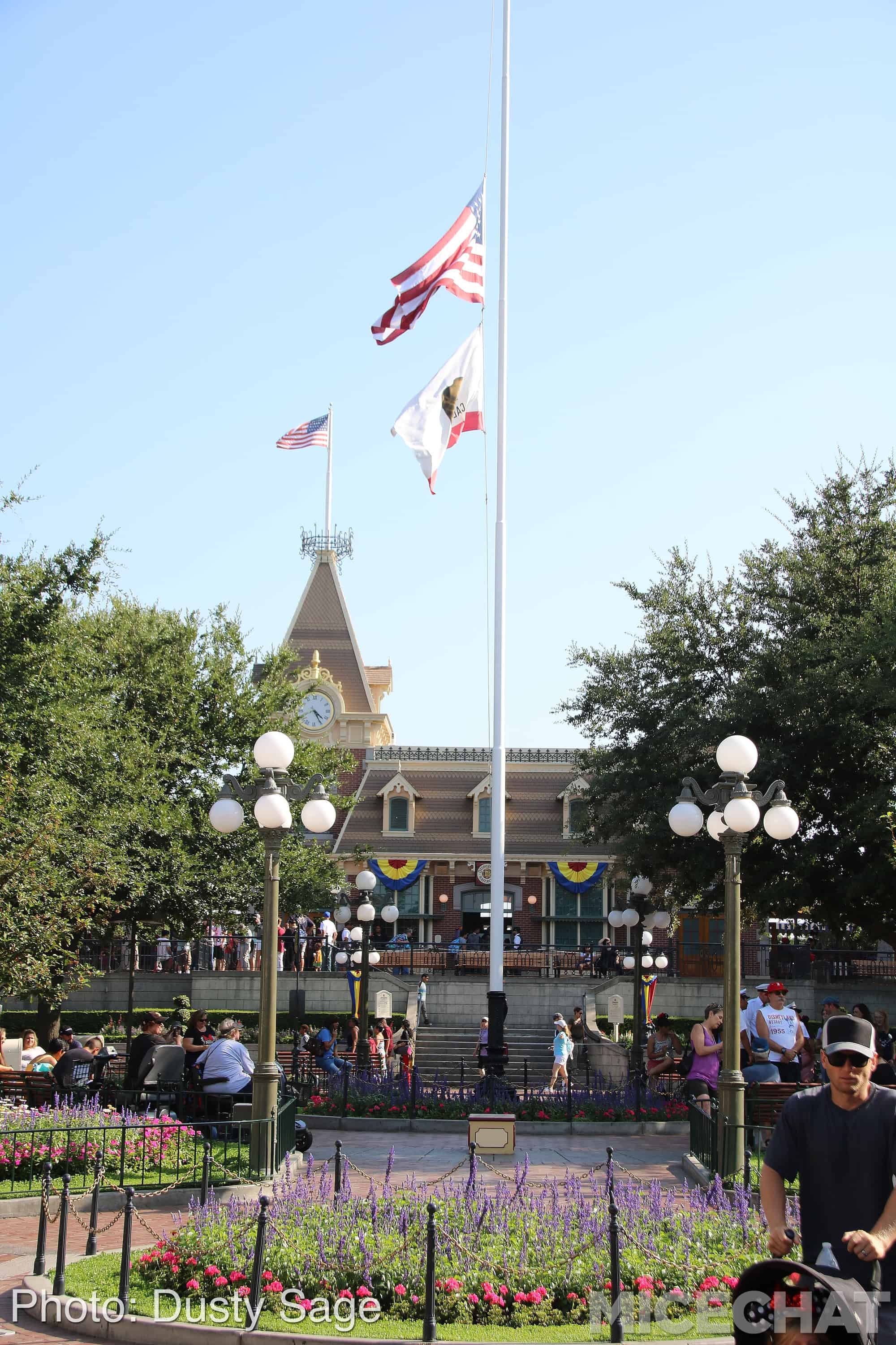 , Disneyland Update &#8211; Things That Go Bump In The Light