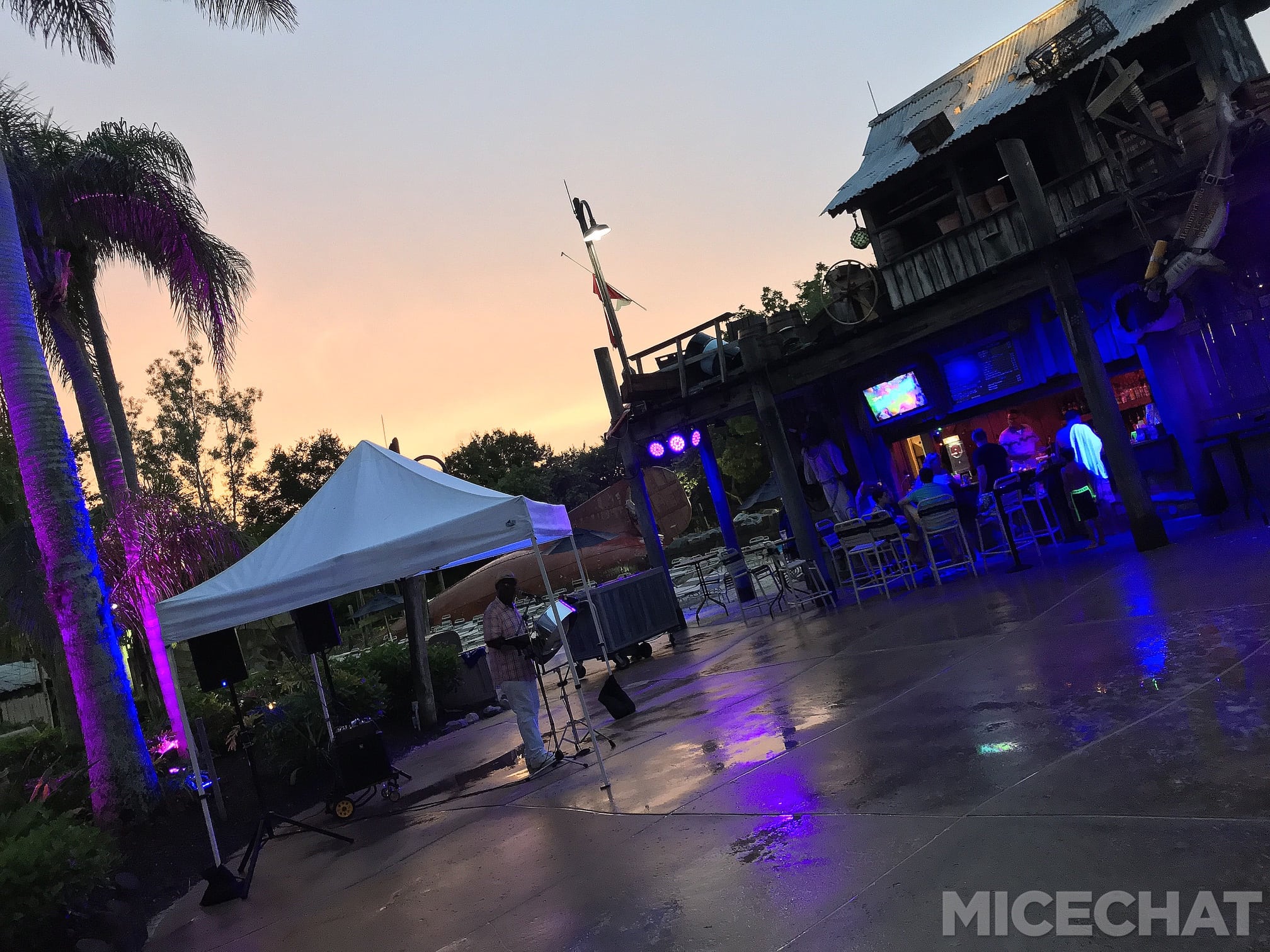 , Typhoon Lagoon Offers Special H2O Glow Nights