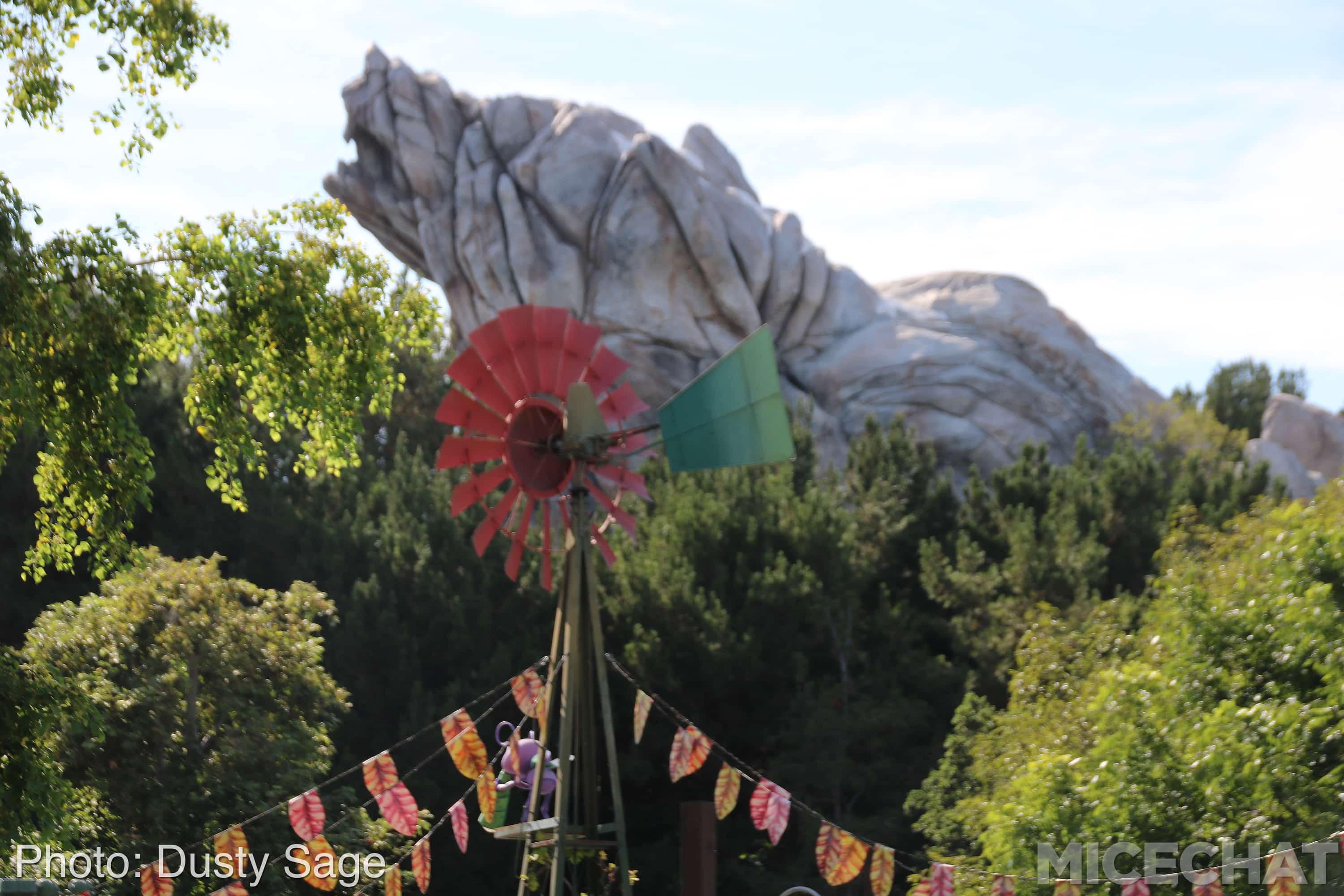 , Disneyland Resort Update – Summer Is For Rusting