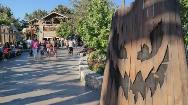 , Knott’s Berry Farm Update – It’s Monster Season