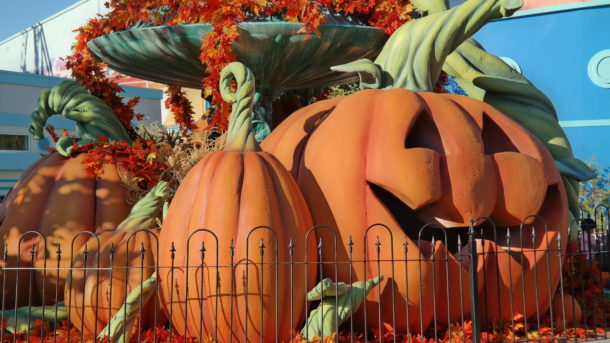 , Knott’s Berry Farm Update – It’s Monster Season