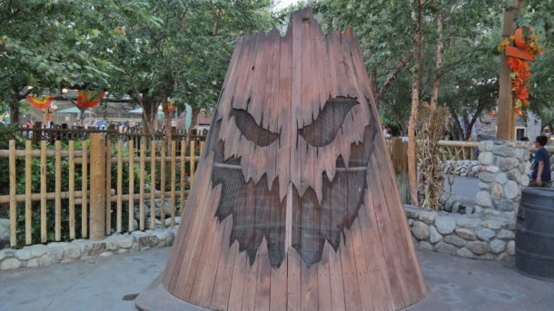, Knott’s Berry Farm Update – It’s Monster Season