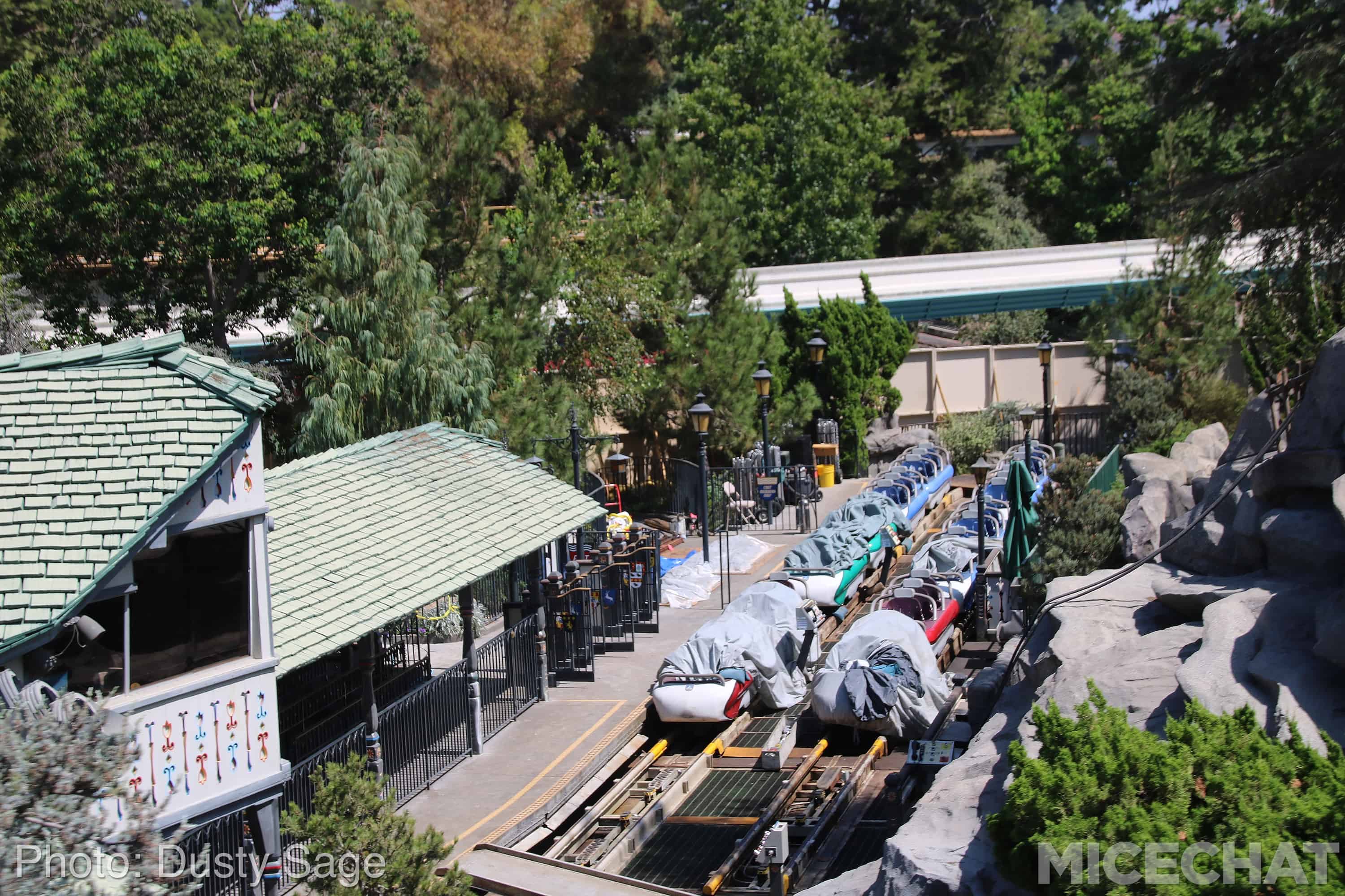 , Disneyland Update – Monorail Blues and Wall-O-Ween