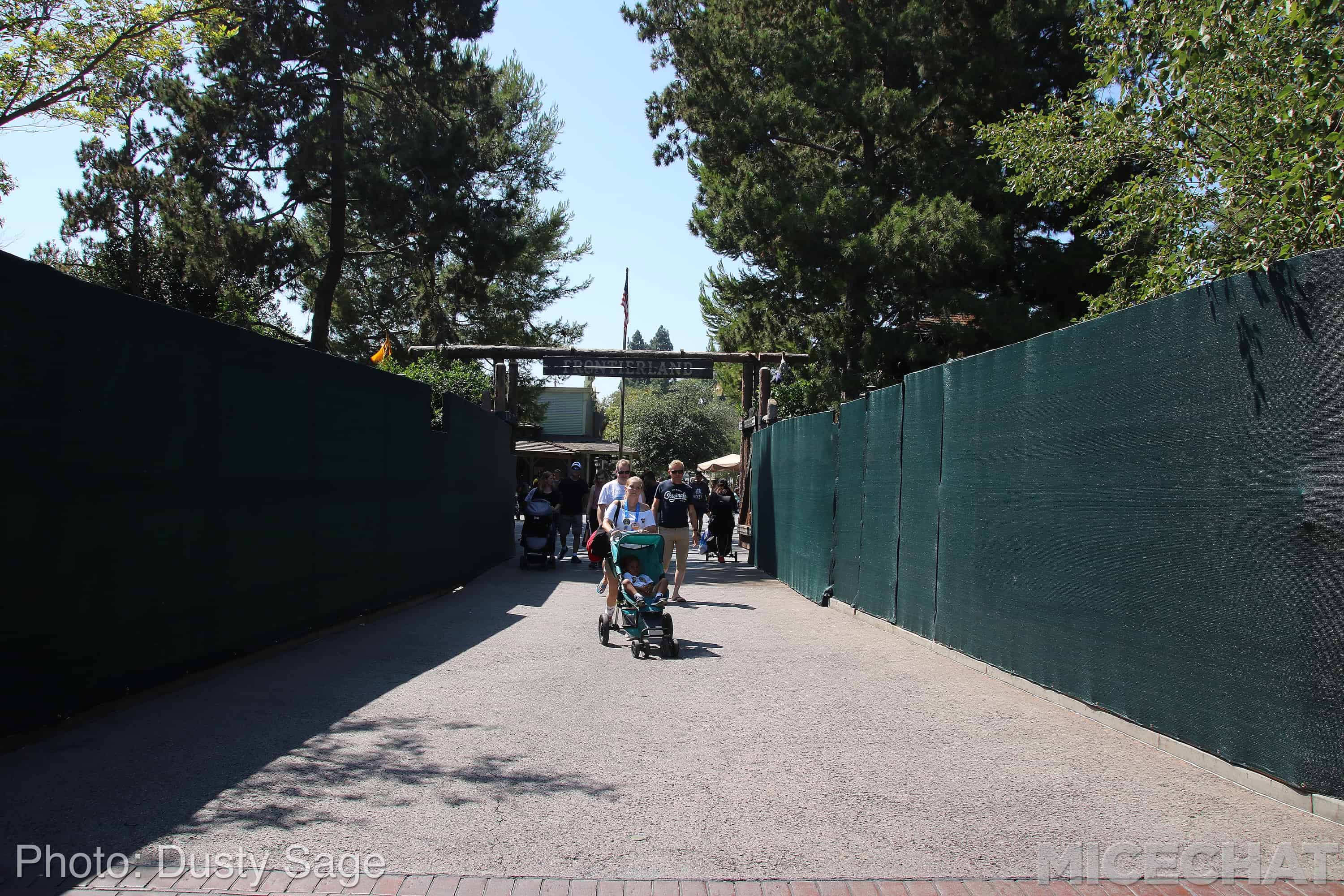 , Disneyland Update &#8211; Monorail Blues and Wall-O-Ween