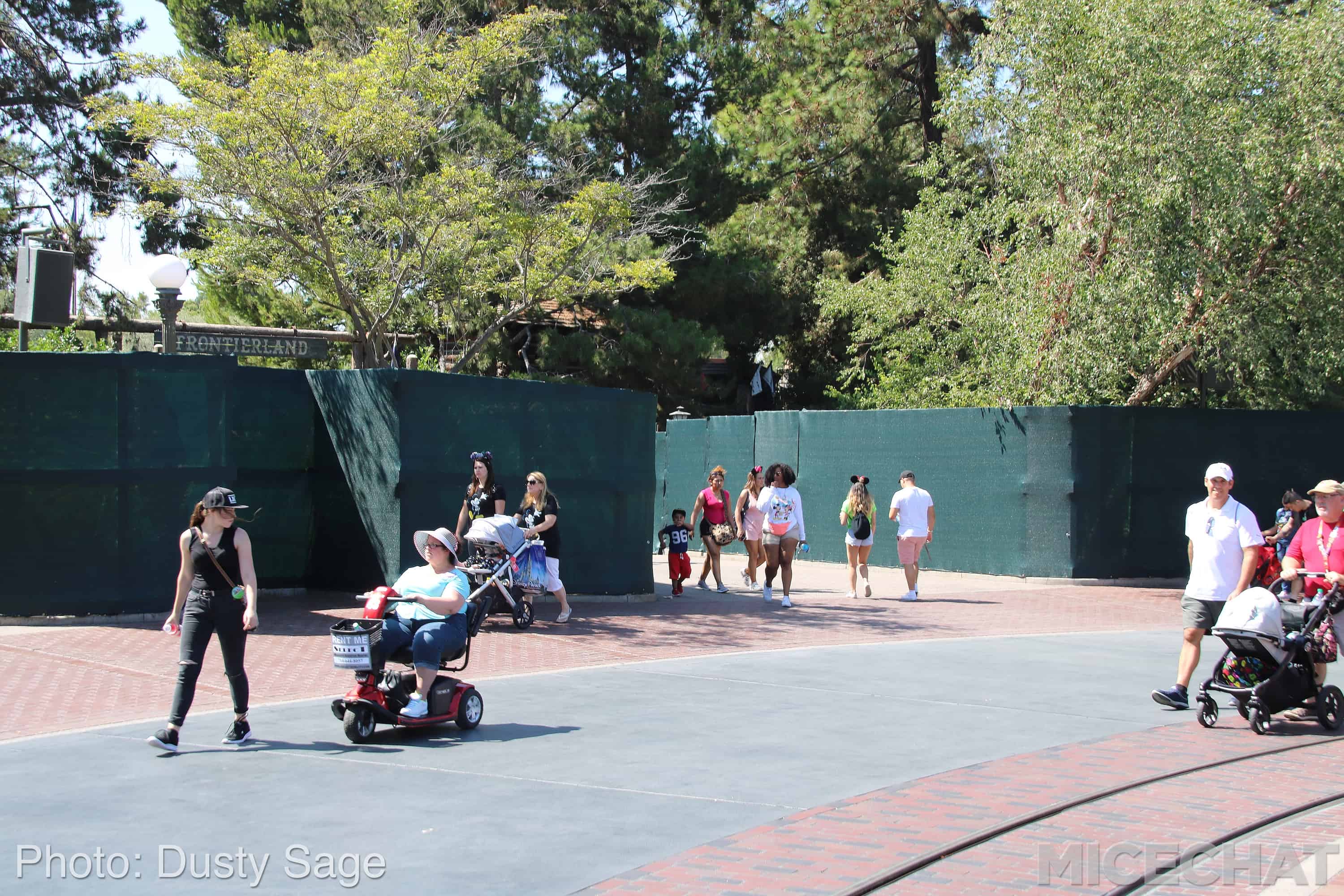 , Disneyland Update – Monorail Blues and Wall-O-Ween