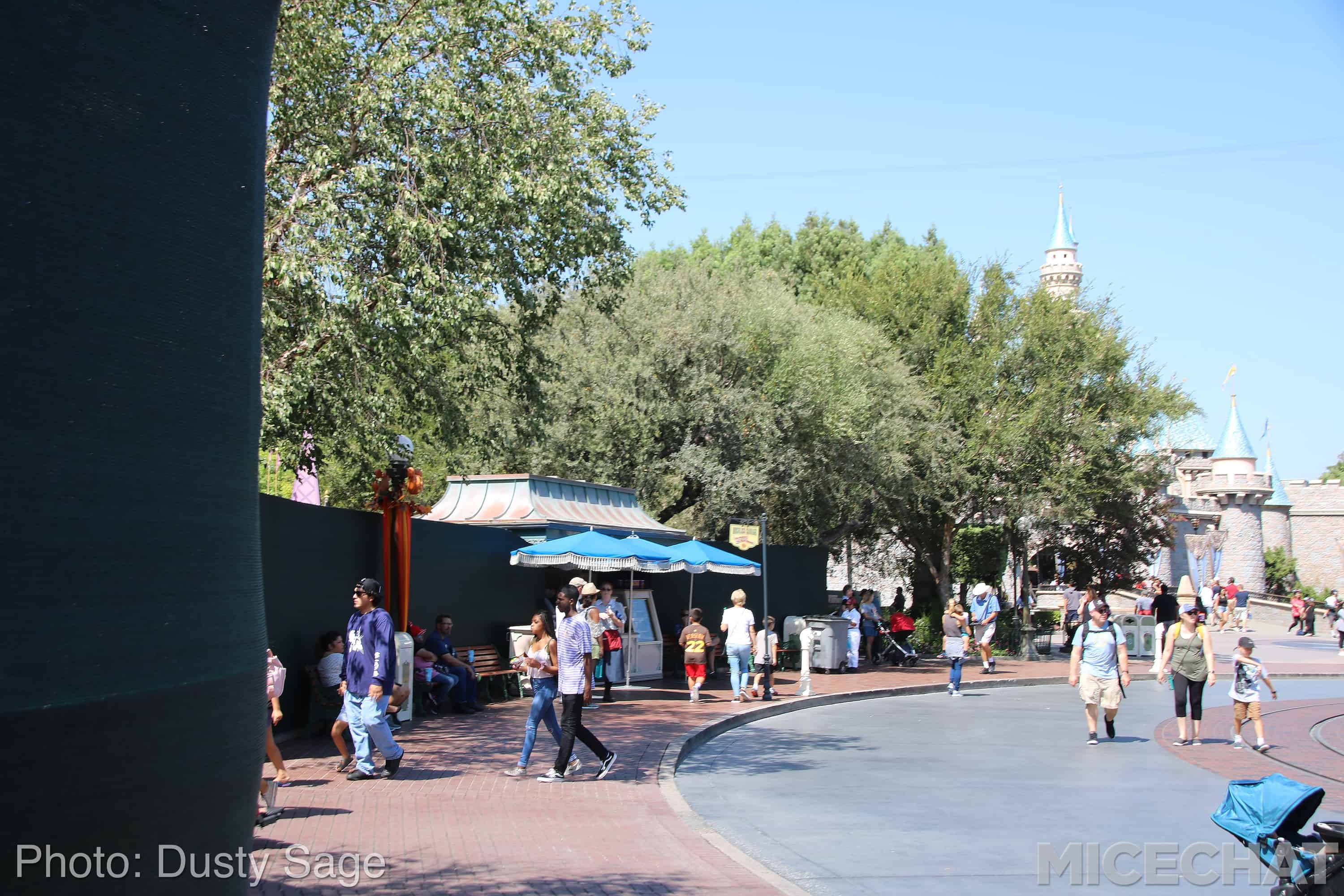 , Disneyland Update &#8211; Monorail Blues and Wall-O-Ween