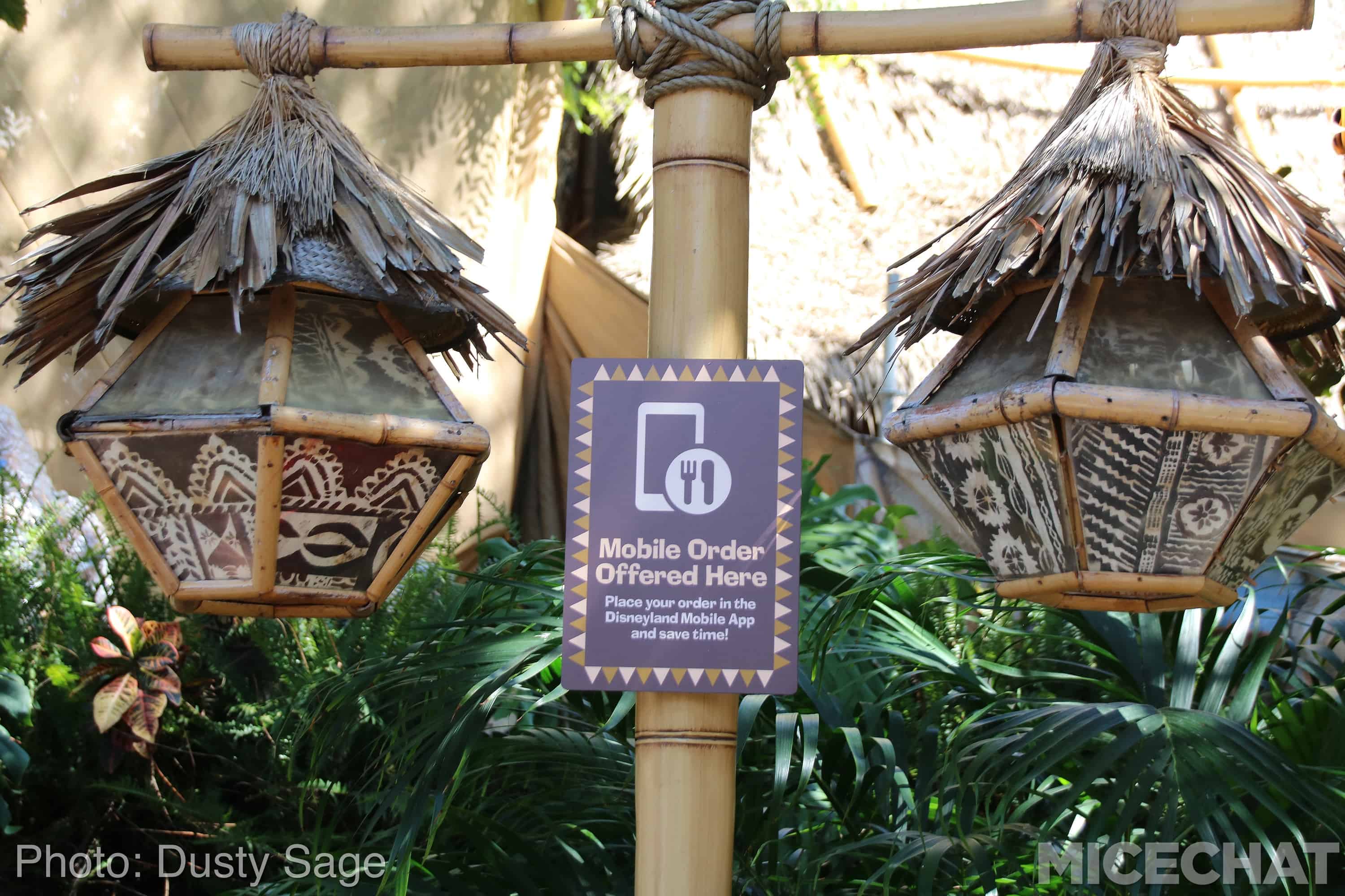 , Disneyland Update – Monorail Blues and Wall-O-Ween