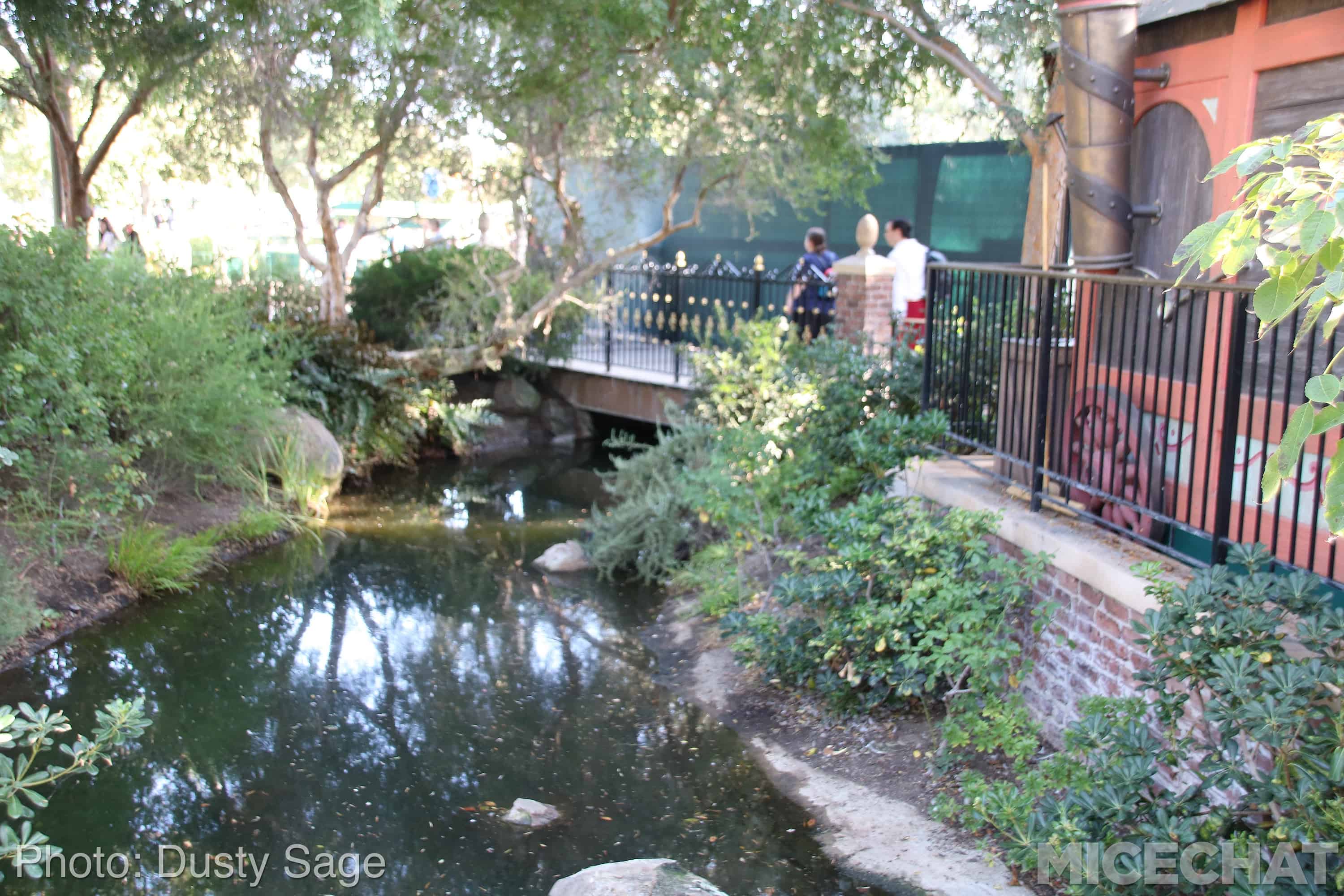 , Disneyland Update &#8211; Monorail Blues and Wall-O-Ween