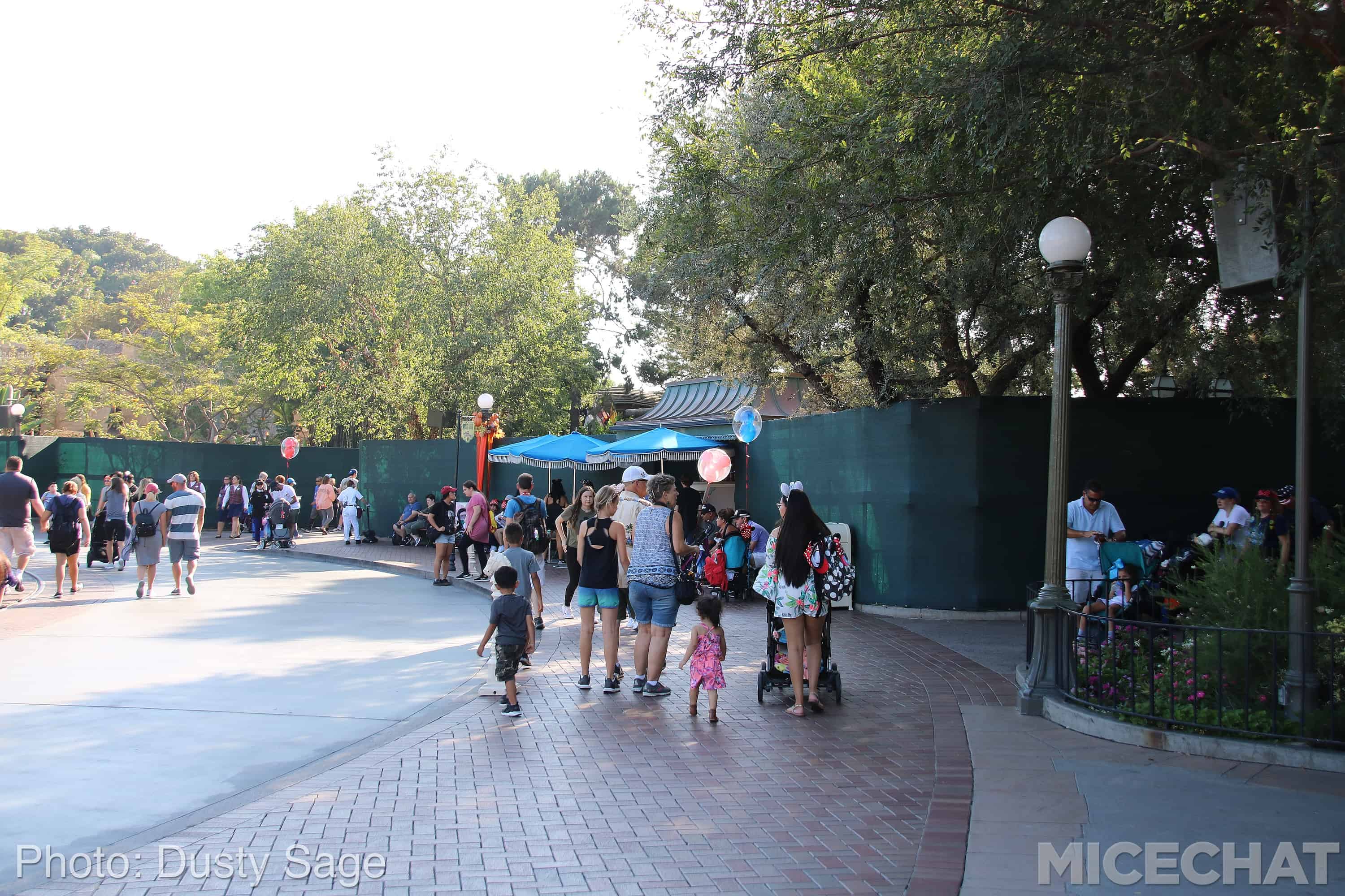 , Disneyland Update &#8211; Monorail Blues and Wall-O-Ween