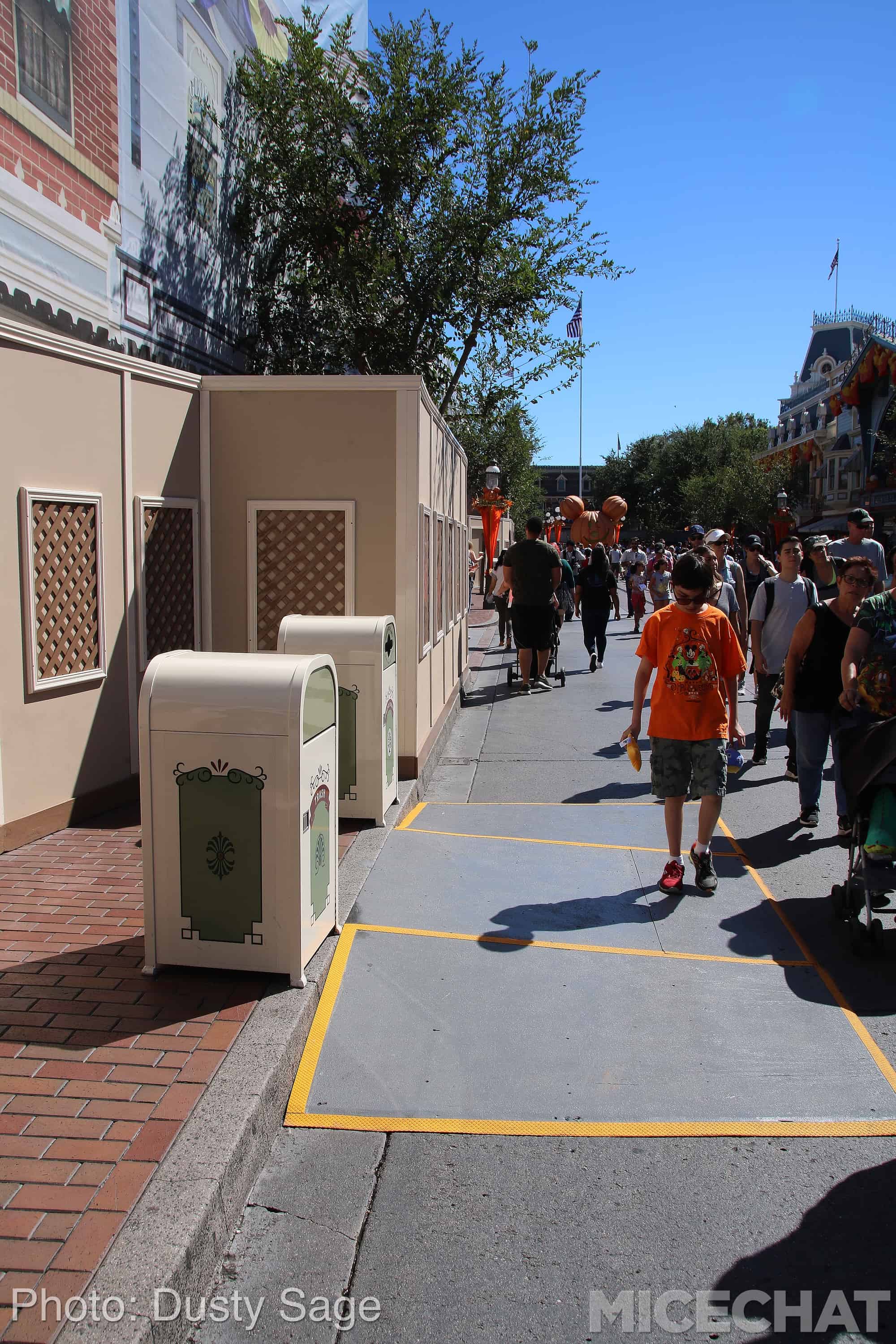 , Disneyland News and Photo Update – The Walls of Change