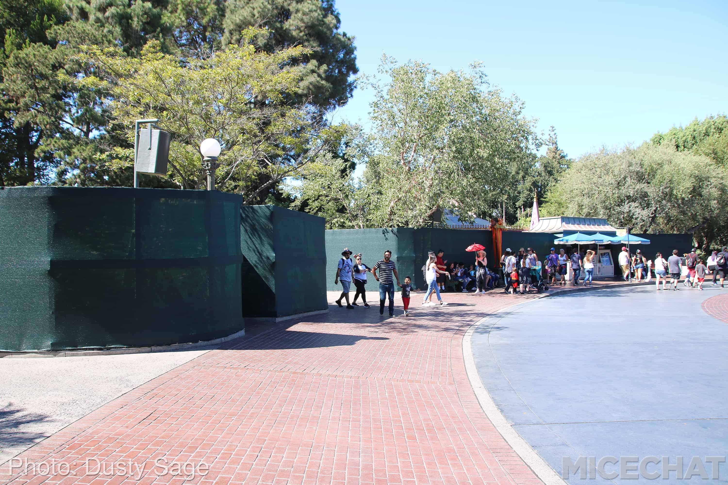 , Disneyland News and Photo Update &#8211; The Walls of Change