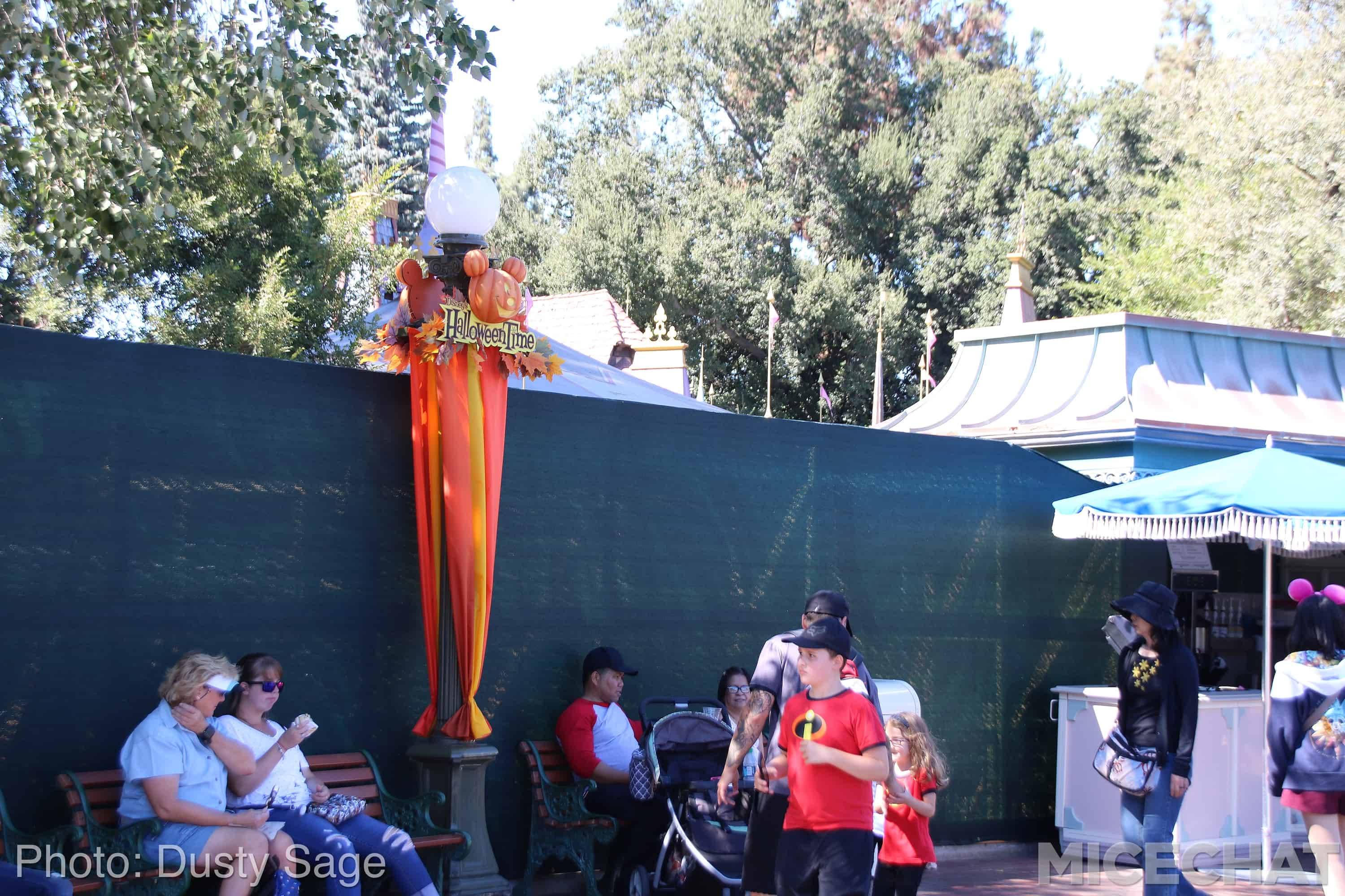 , Disneyland News and Photo Update &#8211; The Walls of Change