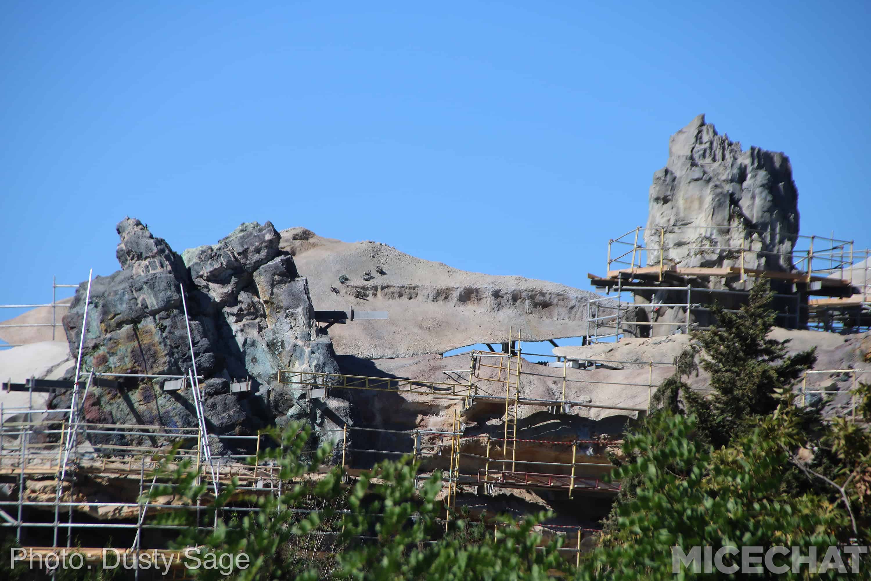 , Disneyland News and Photo Update – The Walls of Change