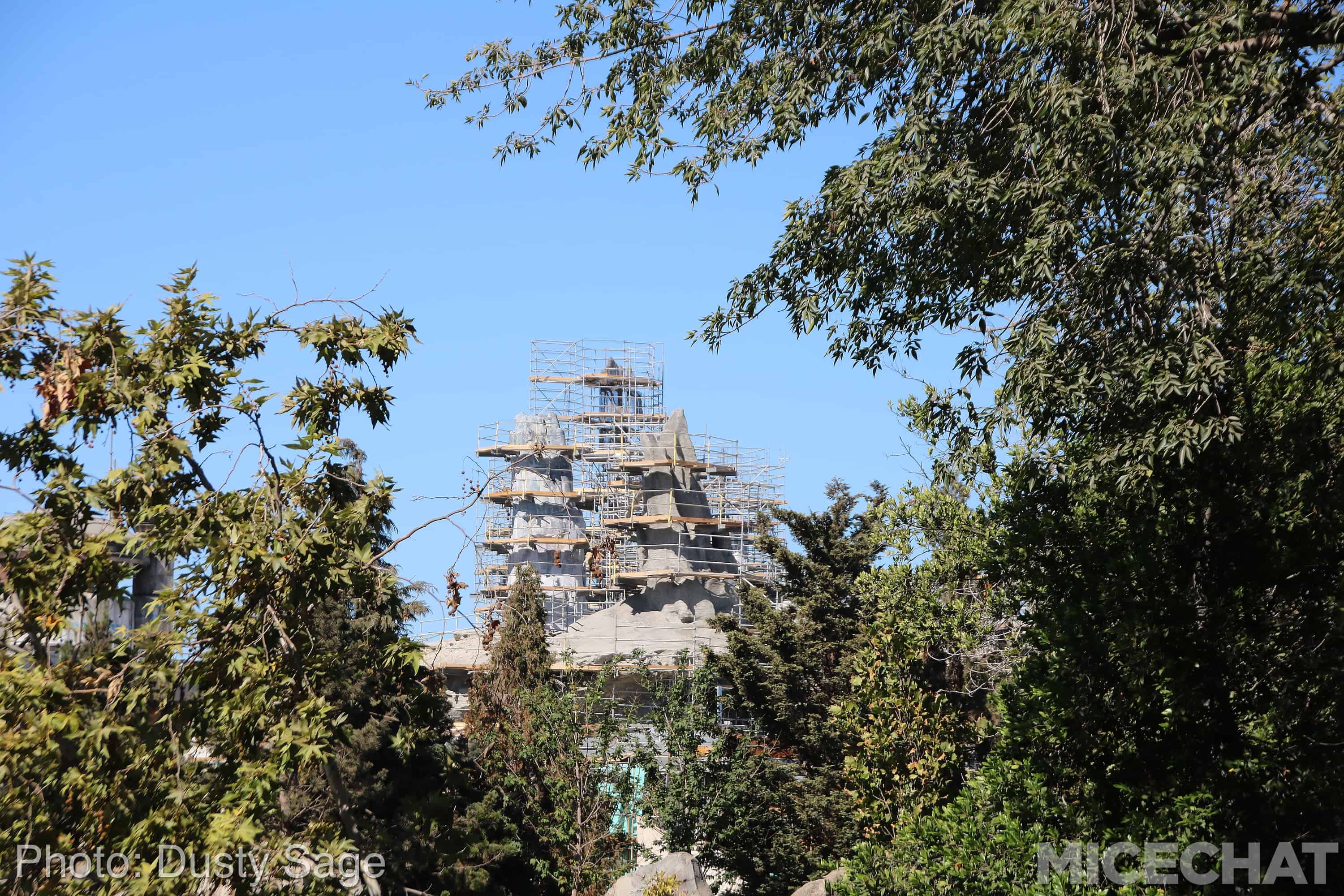 , Disneyland News and Photo Update &#8211; The Walls of Change