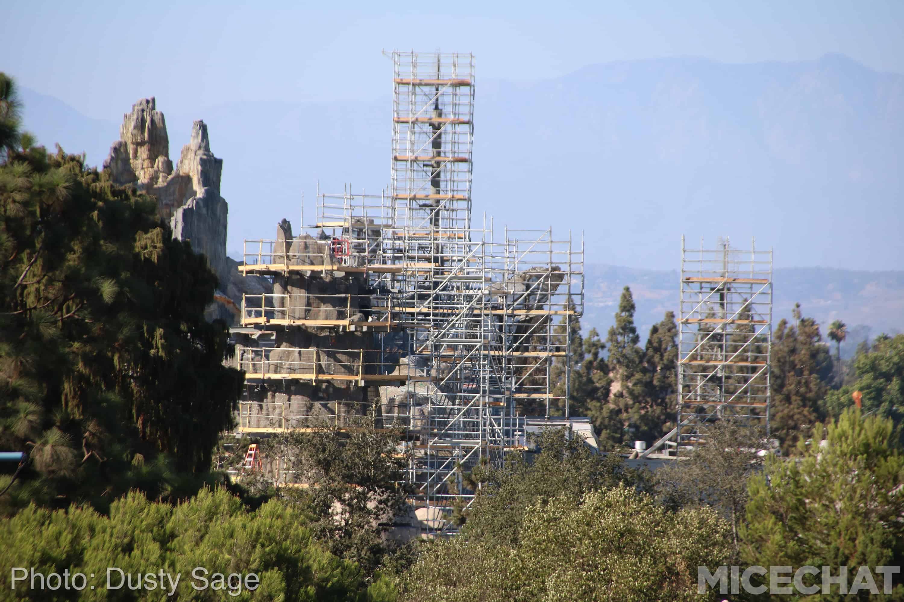 , Disneyland News and Photo Update – The Walls of Change