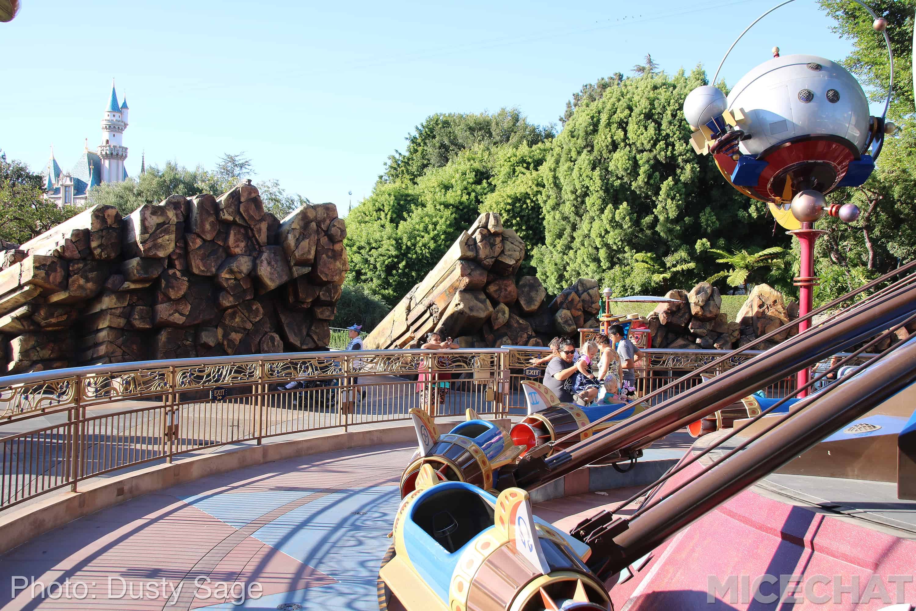 , Disneyland News and Photo Update – The Walls of Change