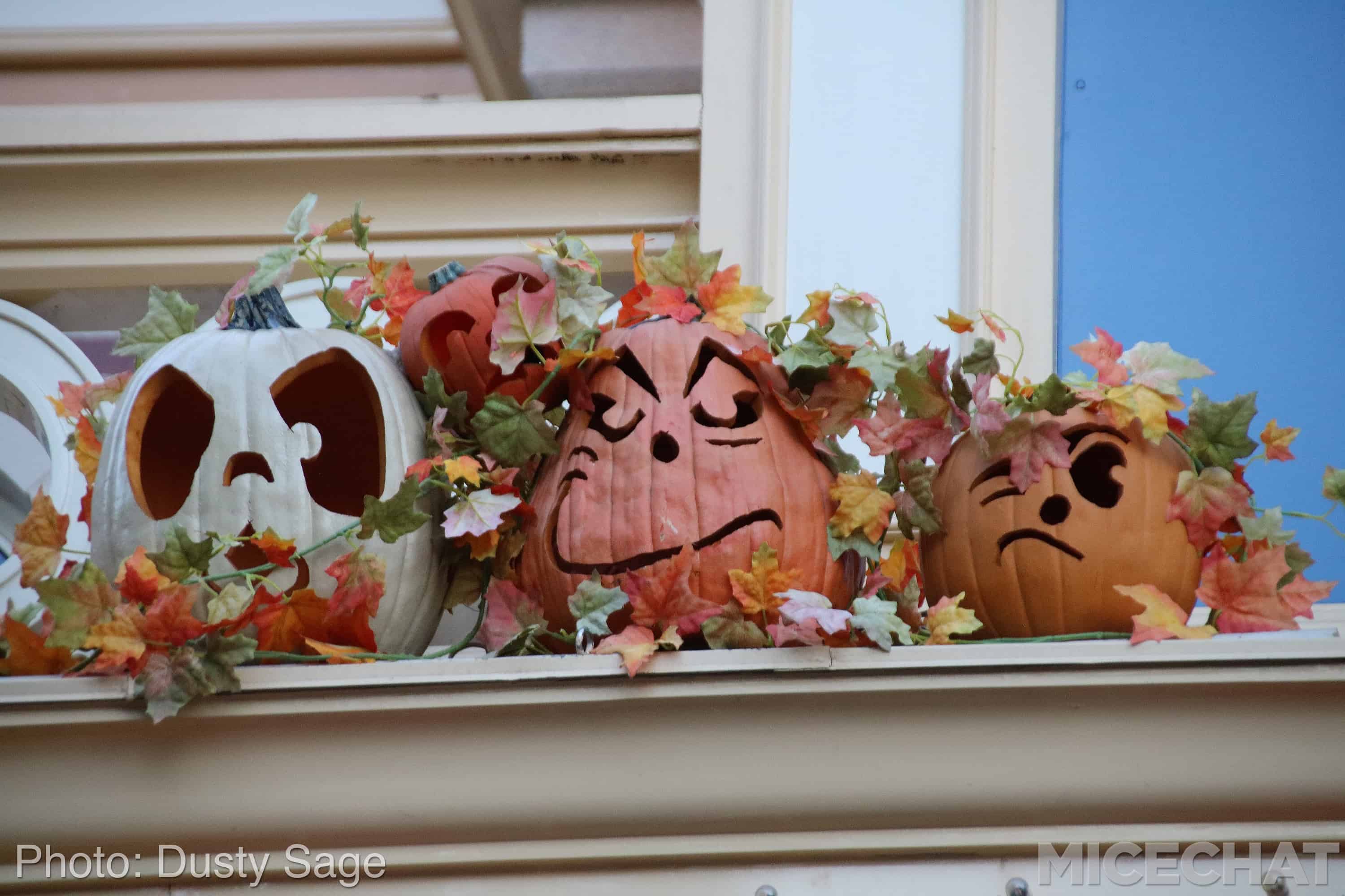 , Disneyland News and Photo Update – The Walls of Change