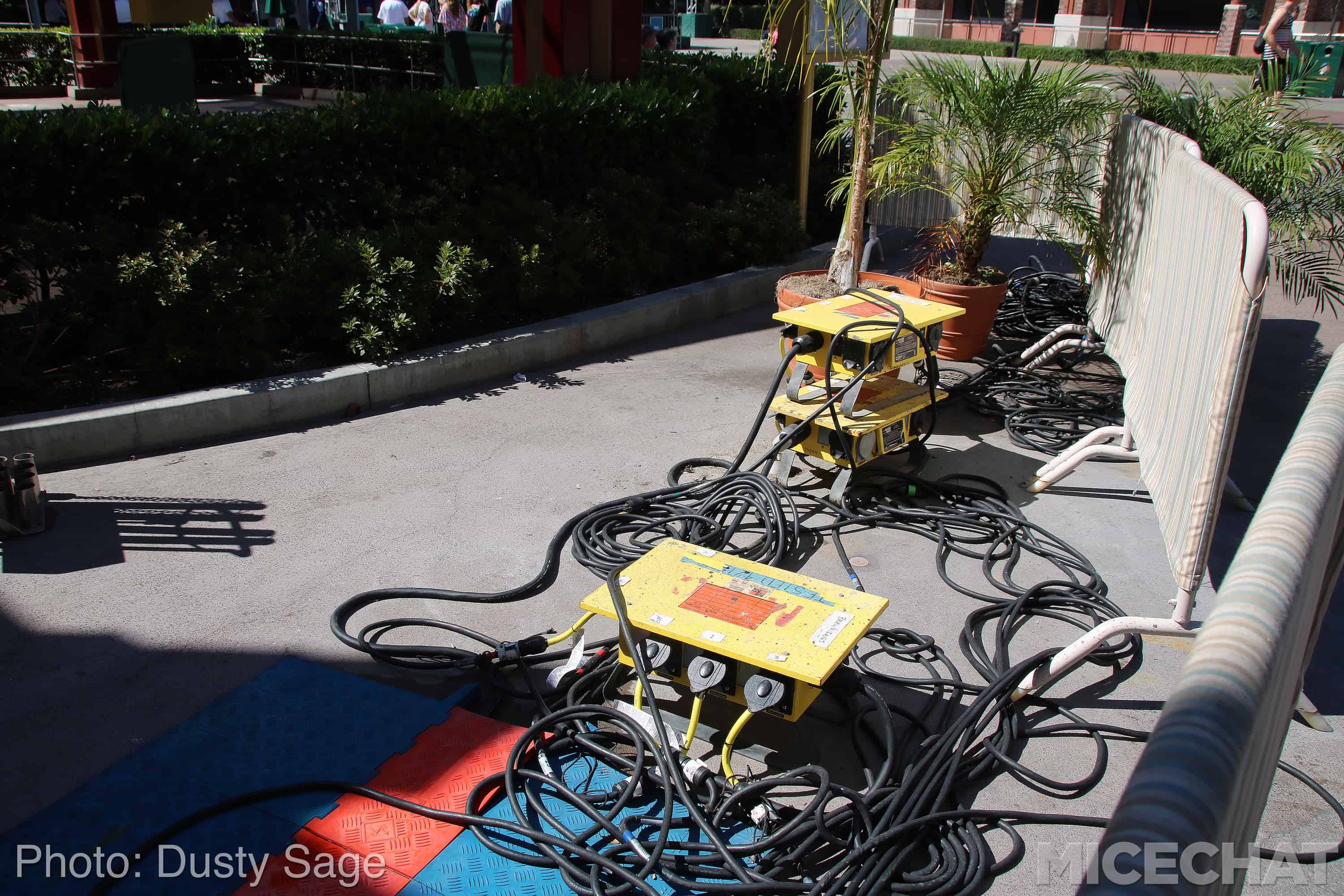 , Disneyland Update &#8211; Fall in Line