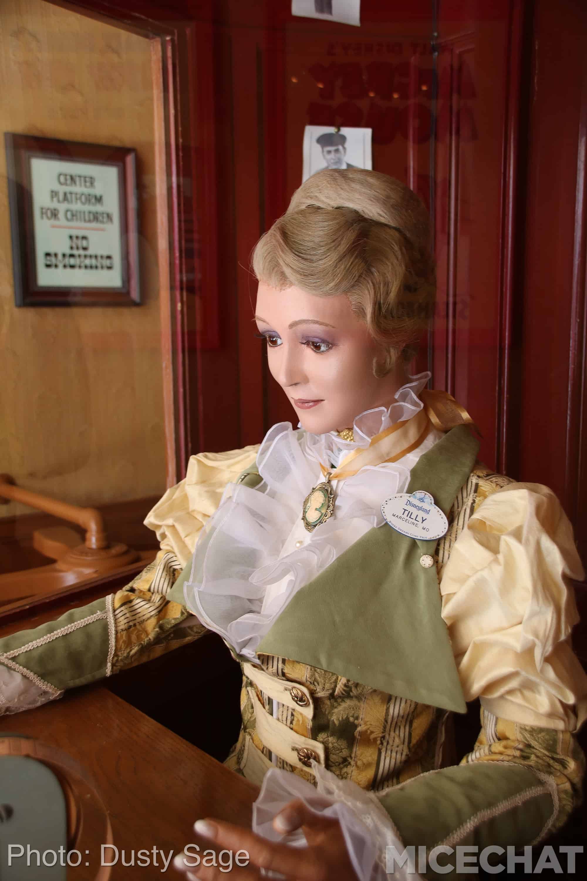 , Disneyland Update – Fall in Line