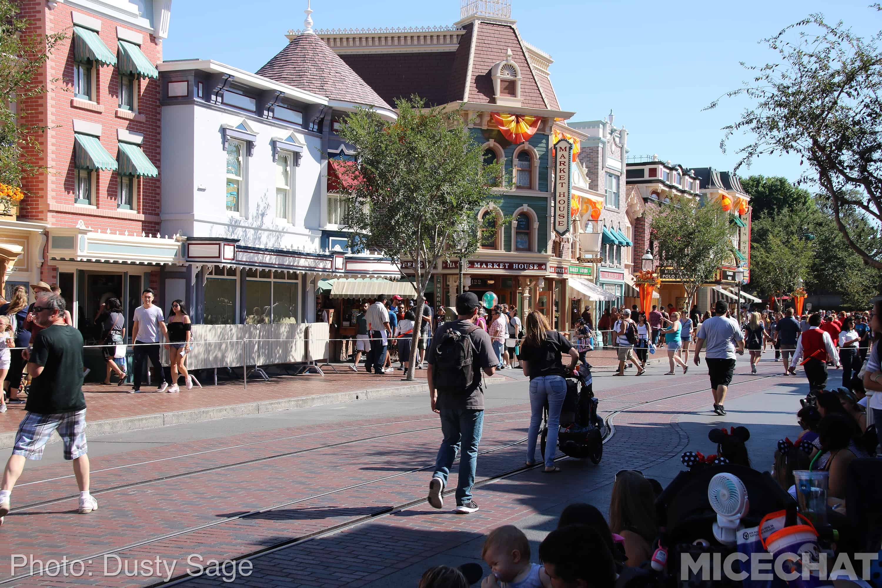 , Disneyland Update &#8211; Fall in Line