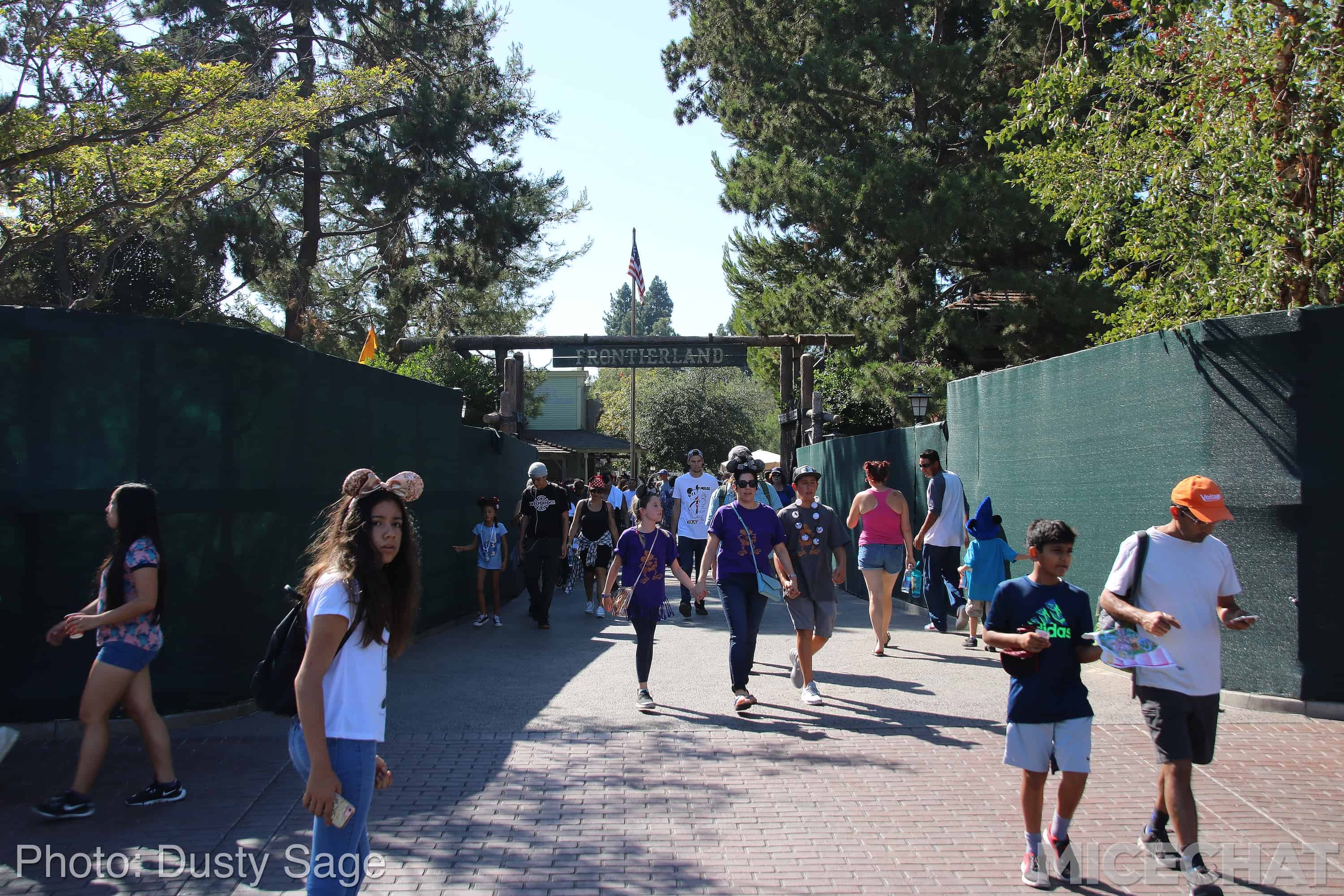 , Disneyland Update – Fall in Line