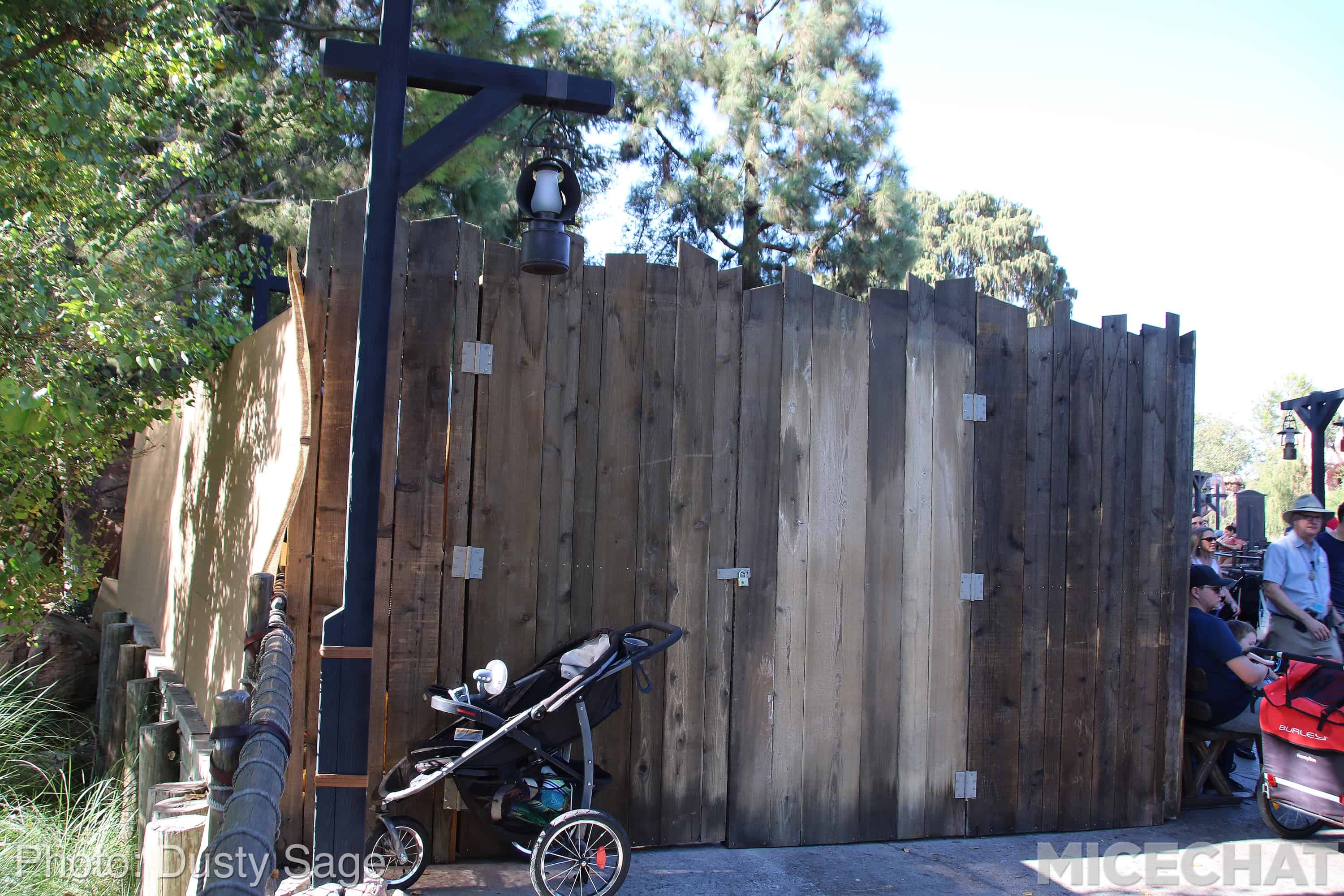 , Disneyland Update – Fall in Line