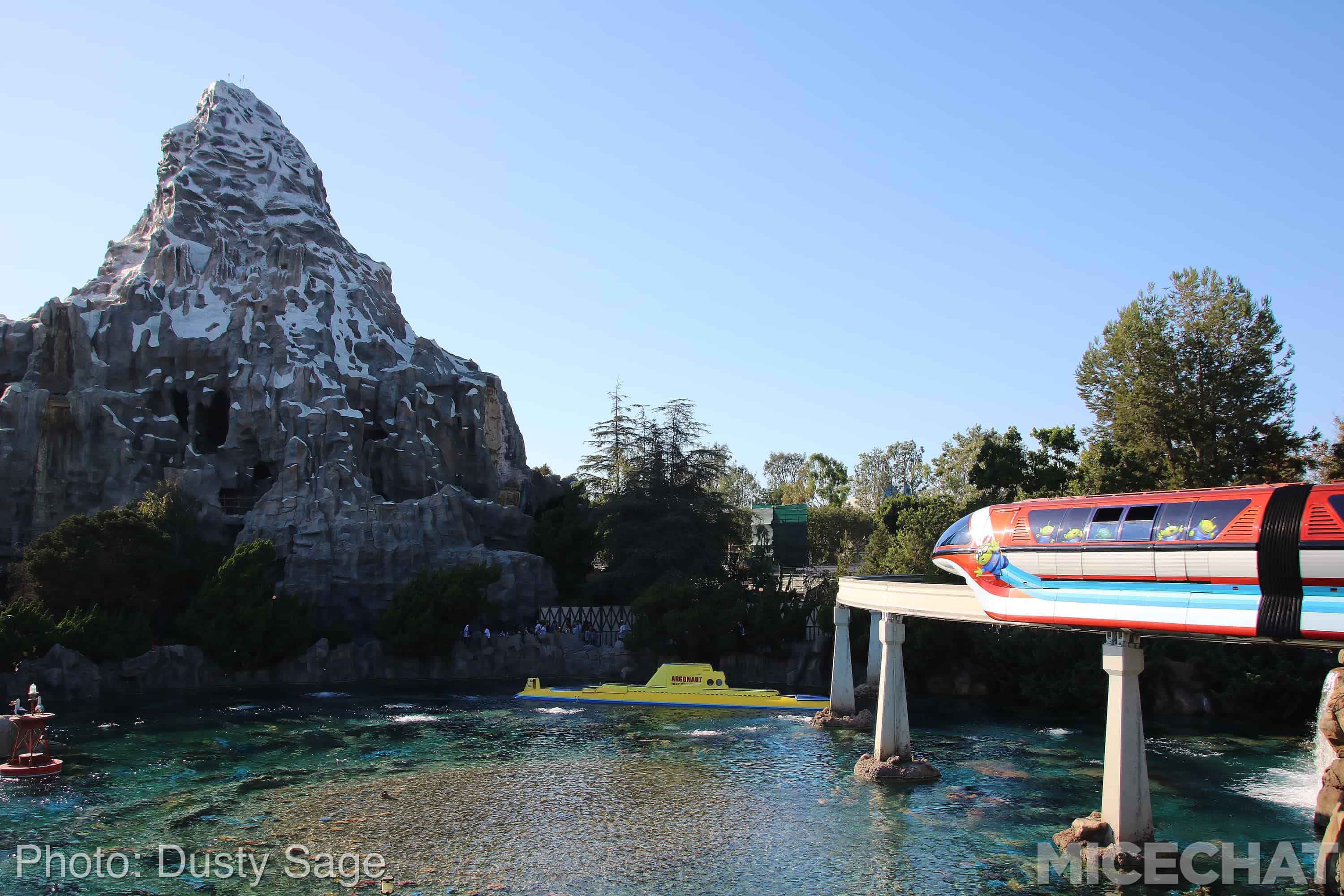 , Disneyland Update &#8211; Fall in Line