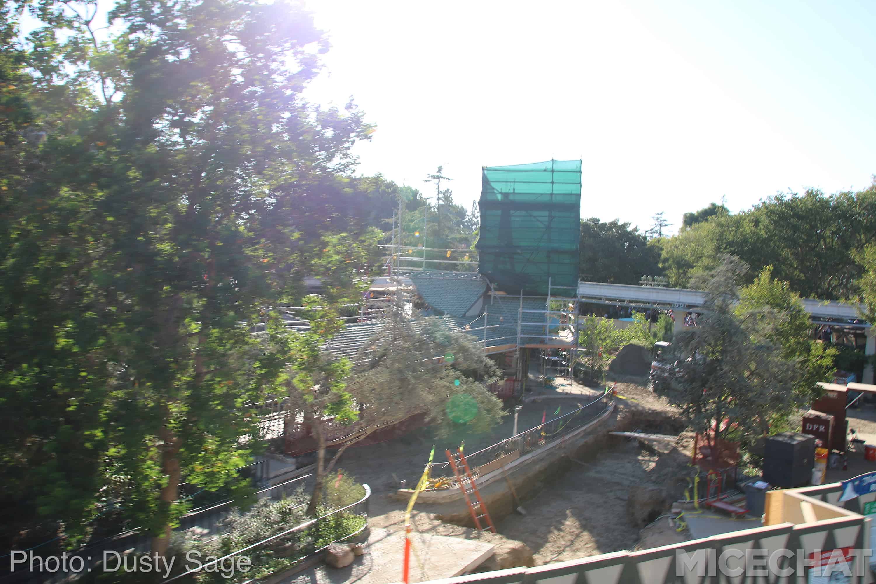 , Disneyland Update – Fall in Line
