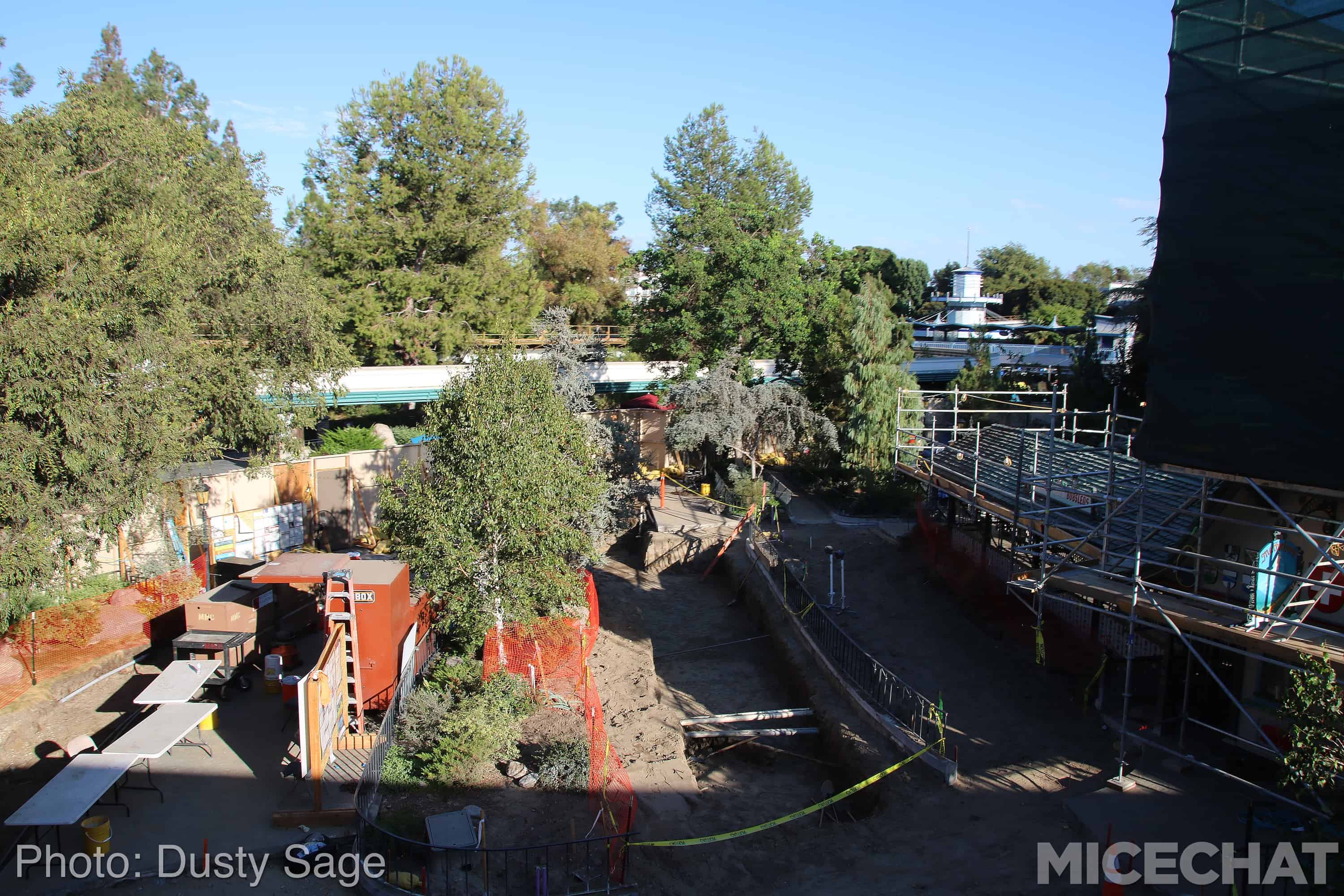 , Disneyland Update &#8211; Fall in Line