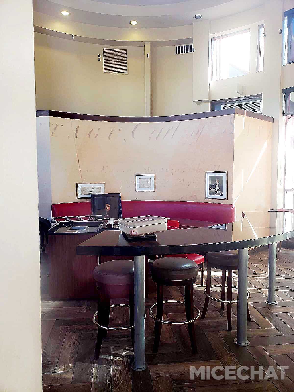 , Disneyland News and Photo Update – The Walls of Change