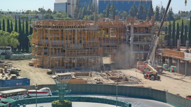 , Disneyland Photo Updates: Fall Into Construction Walls