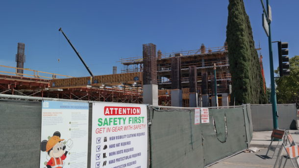 , Disneyland Photo Updates: Fall Into Construction Walls