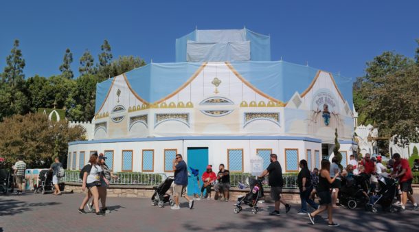 , Disneyland Photo Updates: Fall Into Construction Walls