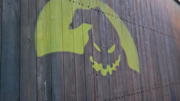 , Disneyland Photo Updates: Fall Into Construction Walls