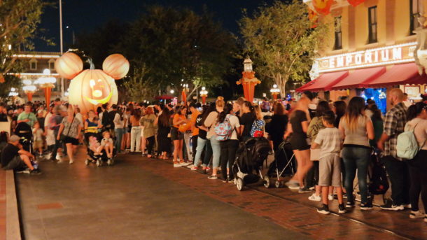 , Disneyland Photo Updates: Fall Into Construction Walls