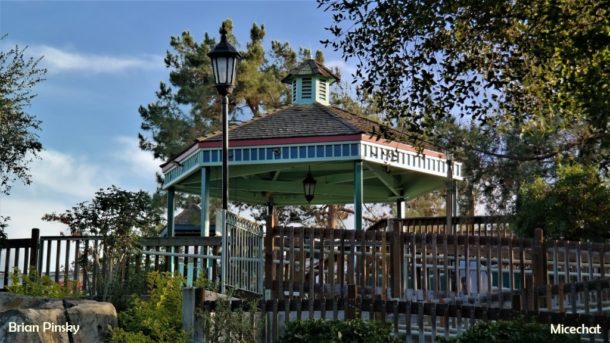 , A Knott’s Merry Farm Very Berry Christmas
