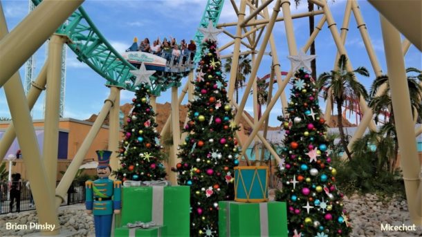 , A Knott’s Merry Farm Very Berry Christmas