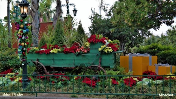 , A Knott’s Merry Farm Very Berry Christmas