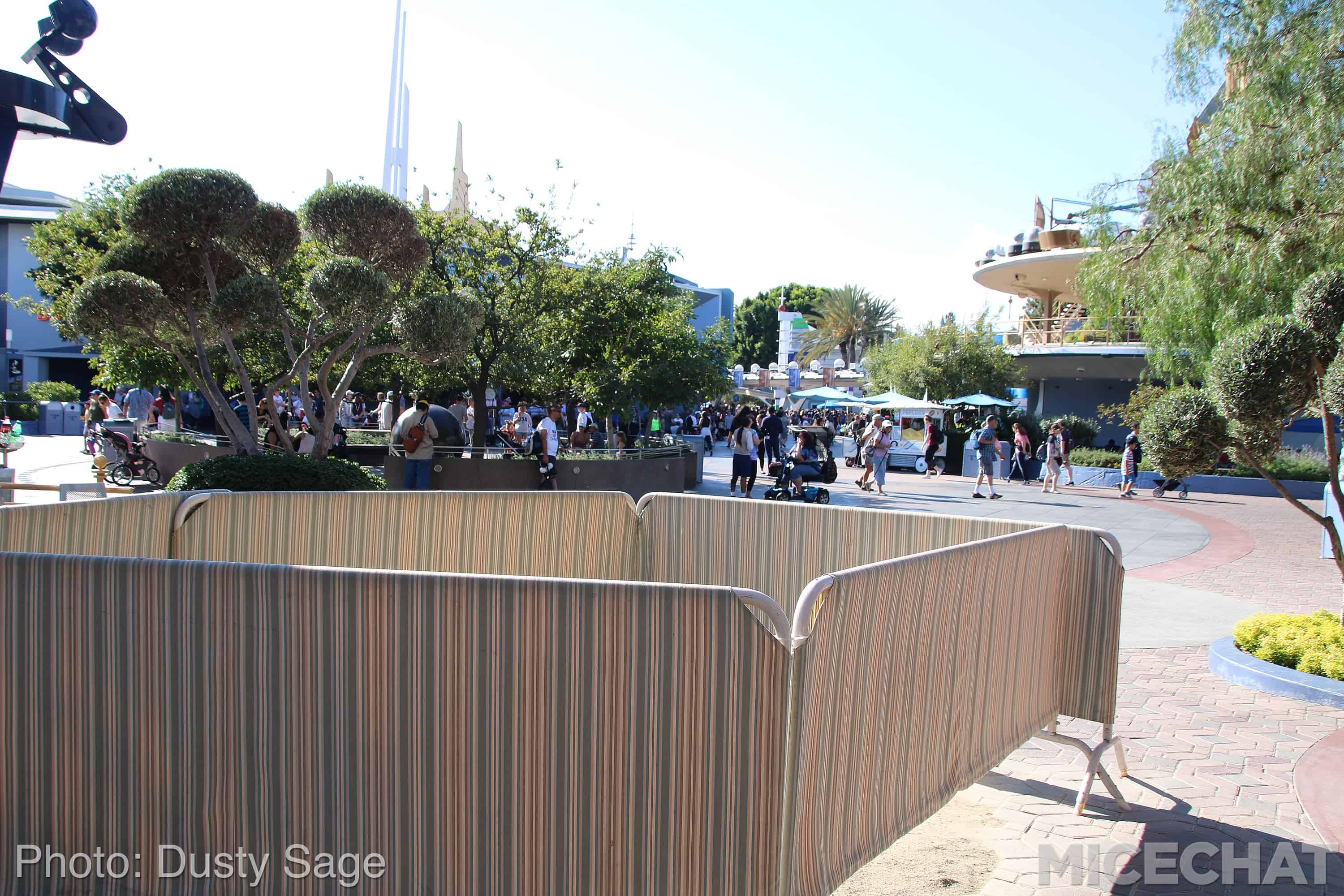 , Disneyland Photo Updates: Fall Into Construction Walls