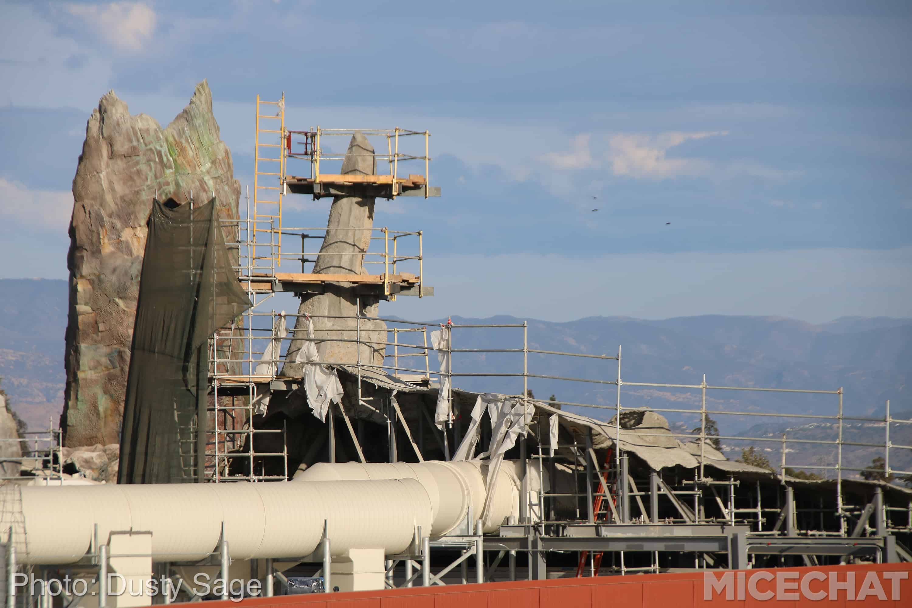 , Disneyland Photo Updates: Fall Into Construction Walls