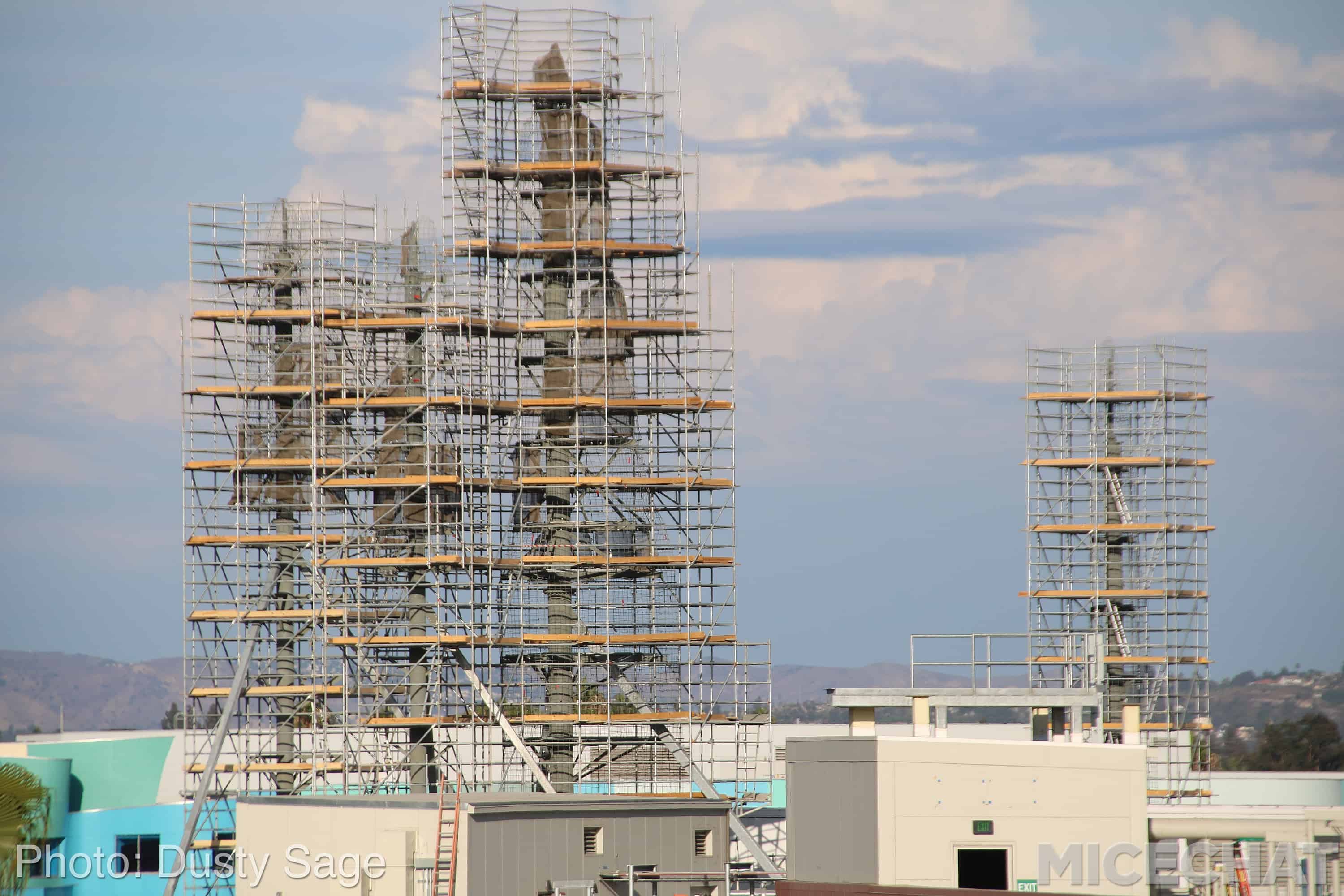 , Disneyland Photo Updates: Fall Into Construction Walls