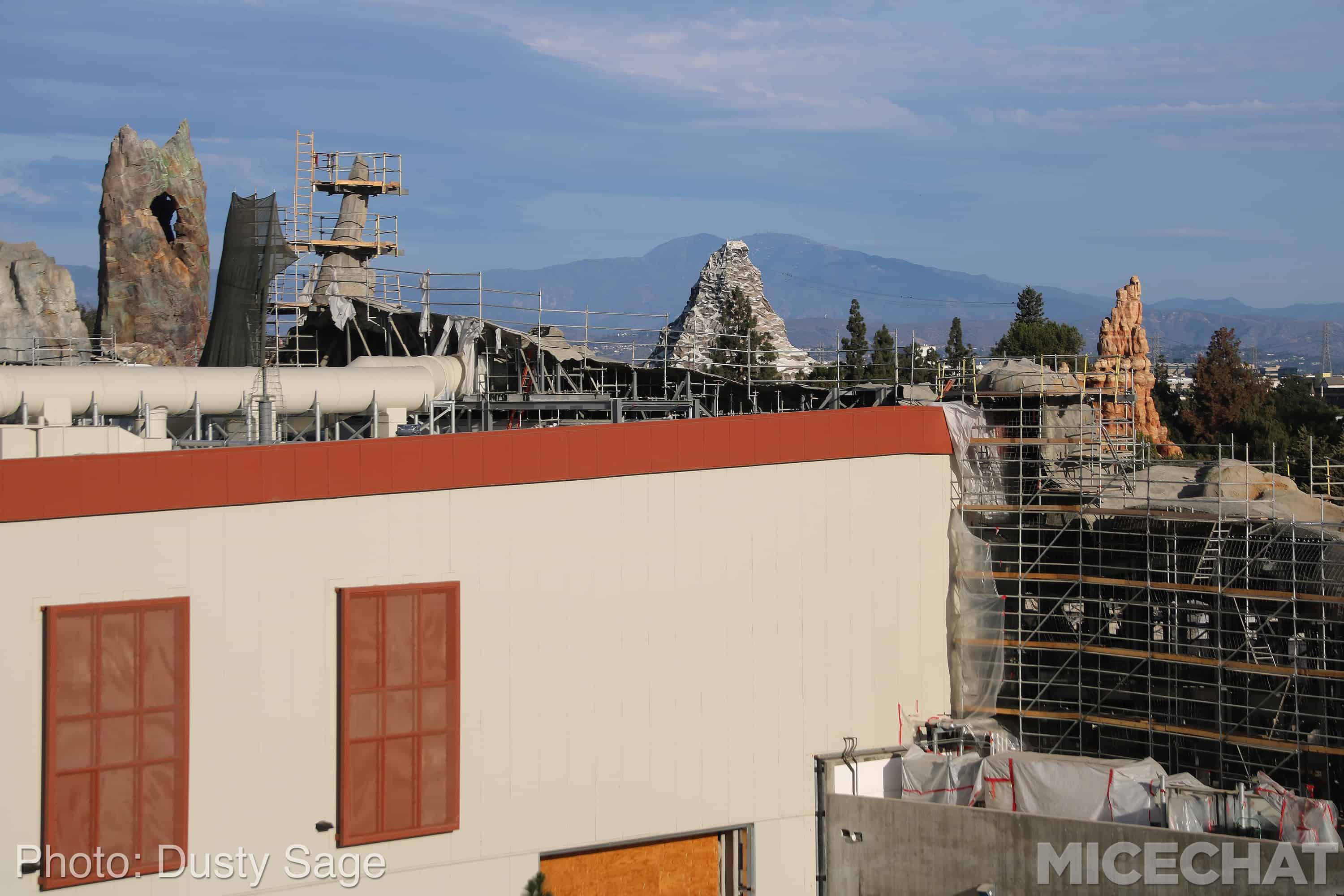 , Disneyland Photo Updates: Fall Into Construction Walls